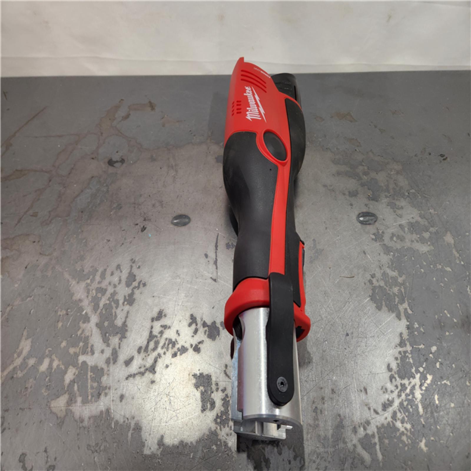 AS-IS- Milwaukee M12 Force Logic Press Tool 1/2 in. to 1 in. Kit