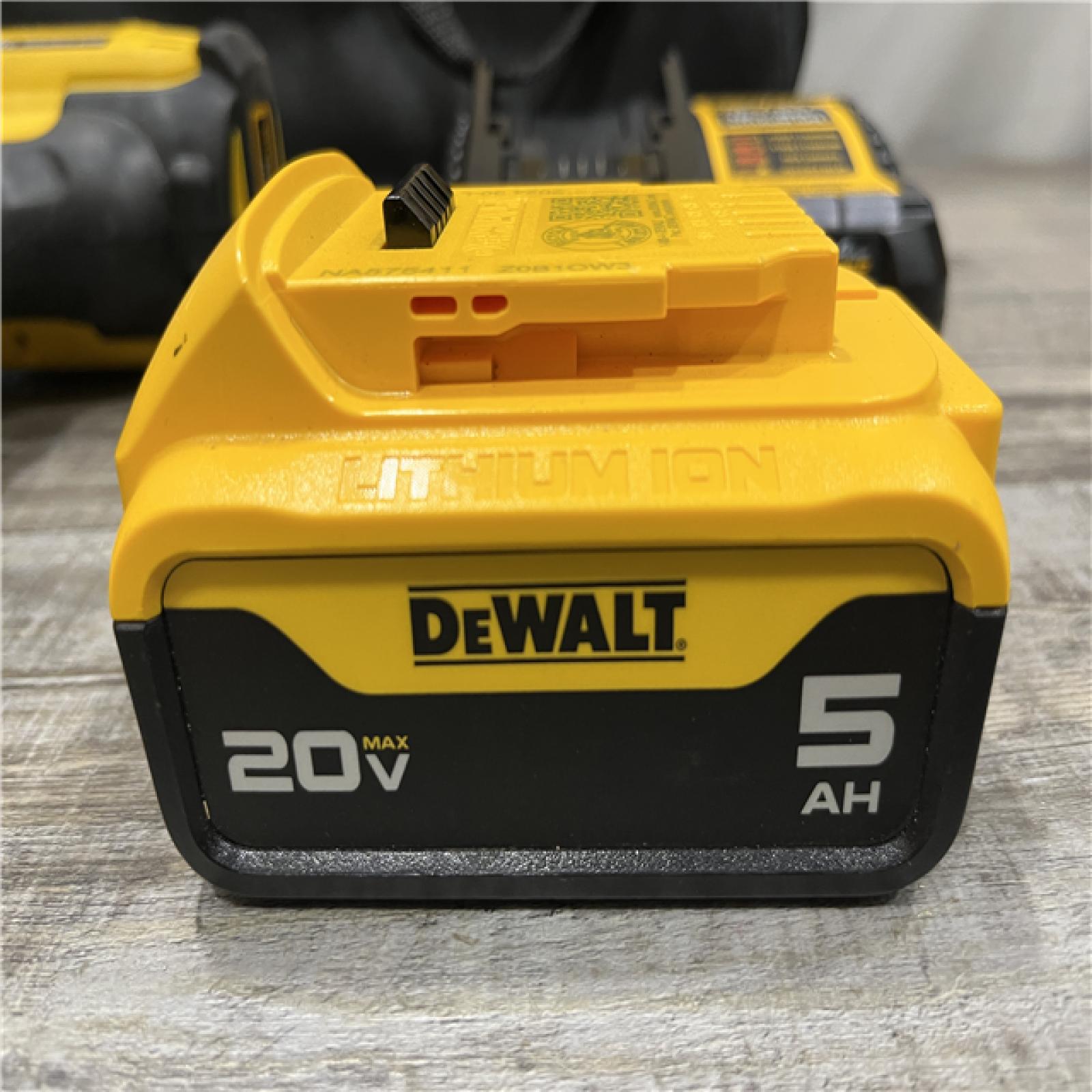 AS-IS DEWALT 20V MAX Lithium-Ion Cordless 1/2 in. Impact Wrench Kit
