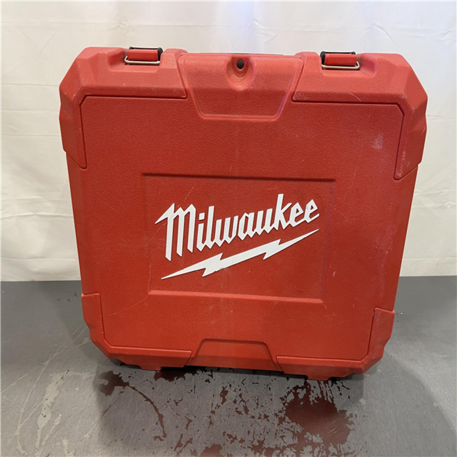 AS-IS - Milwaukee M12 12-Volt Lithium-Ion Cordless Green 250 ft. 3-Plane Laser Level Kit