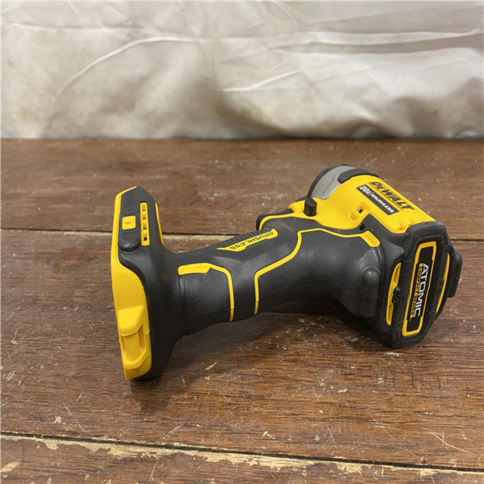 AS-IS DeWALT ATOMIC 20V MAX Cordless Compact Impact Driver Kit W/ Li-Ion Battery, 1/4, Brushless