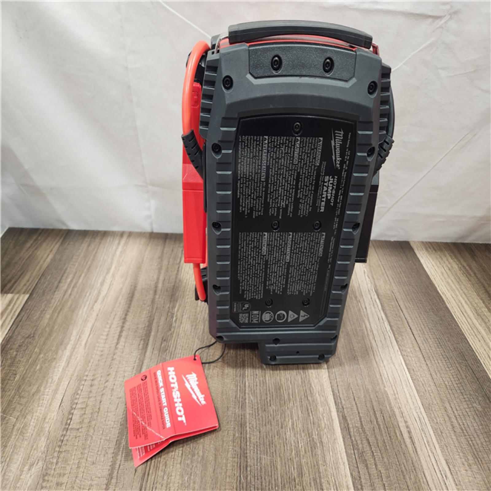 AS-IS- Milwaukee M18 18V Lithium-Ion Cordless 2000 Peak Amp HOTSHOT Jump Starter (Tool-Only)