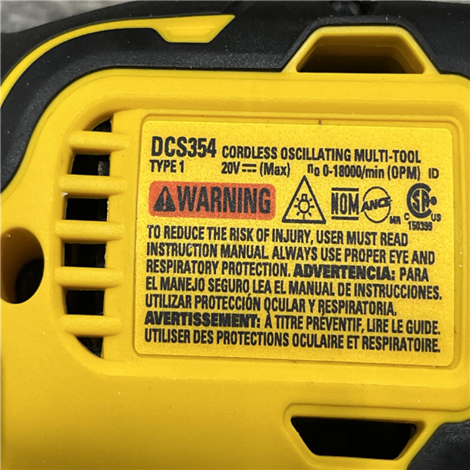 AS-IS DEWALT ATOMIC 20V MAX Lithium-Ion Cordless Oscillating Tool Kit with 4.0Ah Battery  Charger and Kit Bag
