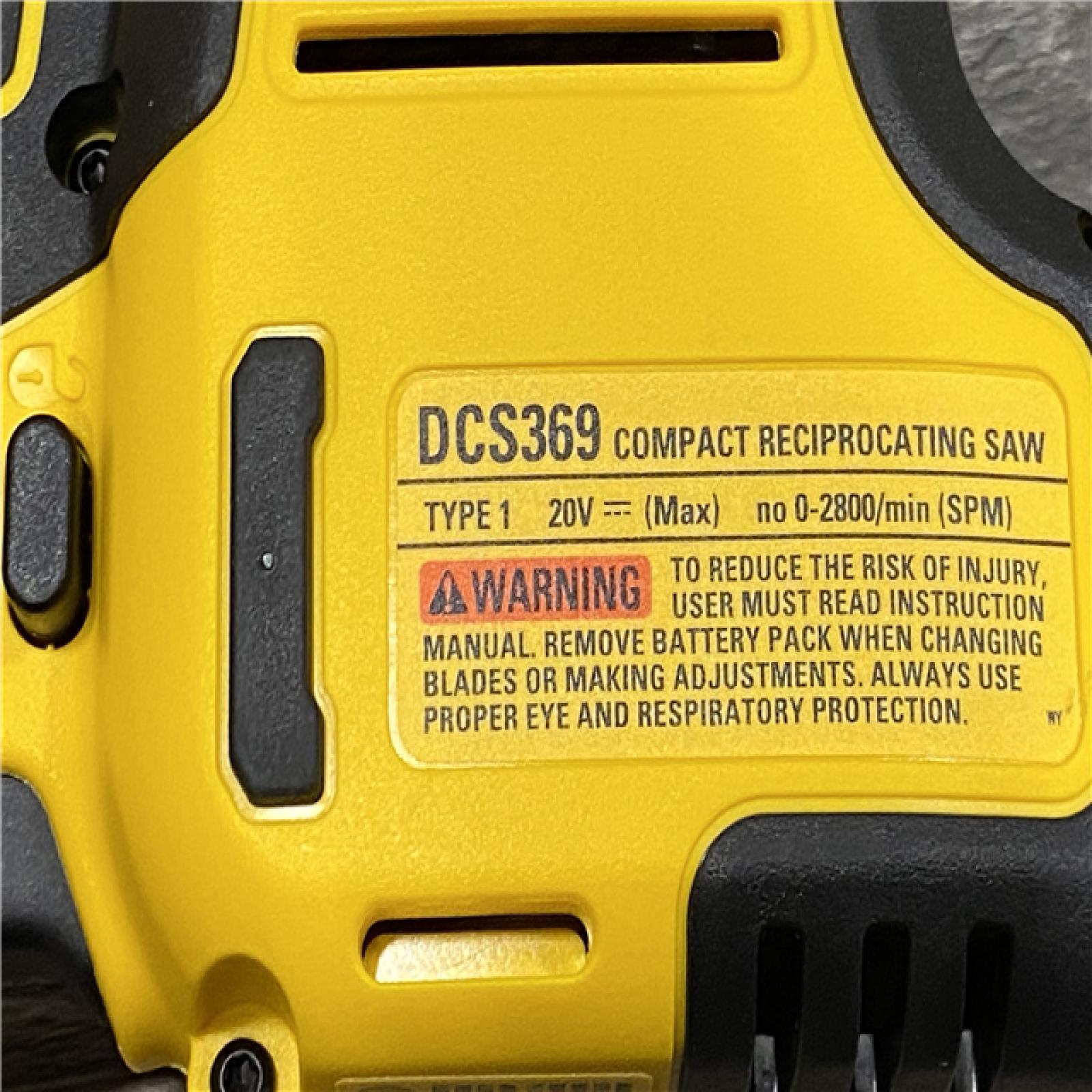 LIKE NEW - DEWALT ATOMIC 20-Volt Lithium-Ion Cordless Brushless (4-Tool) Combo Kit