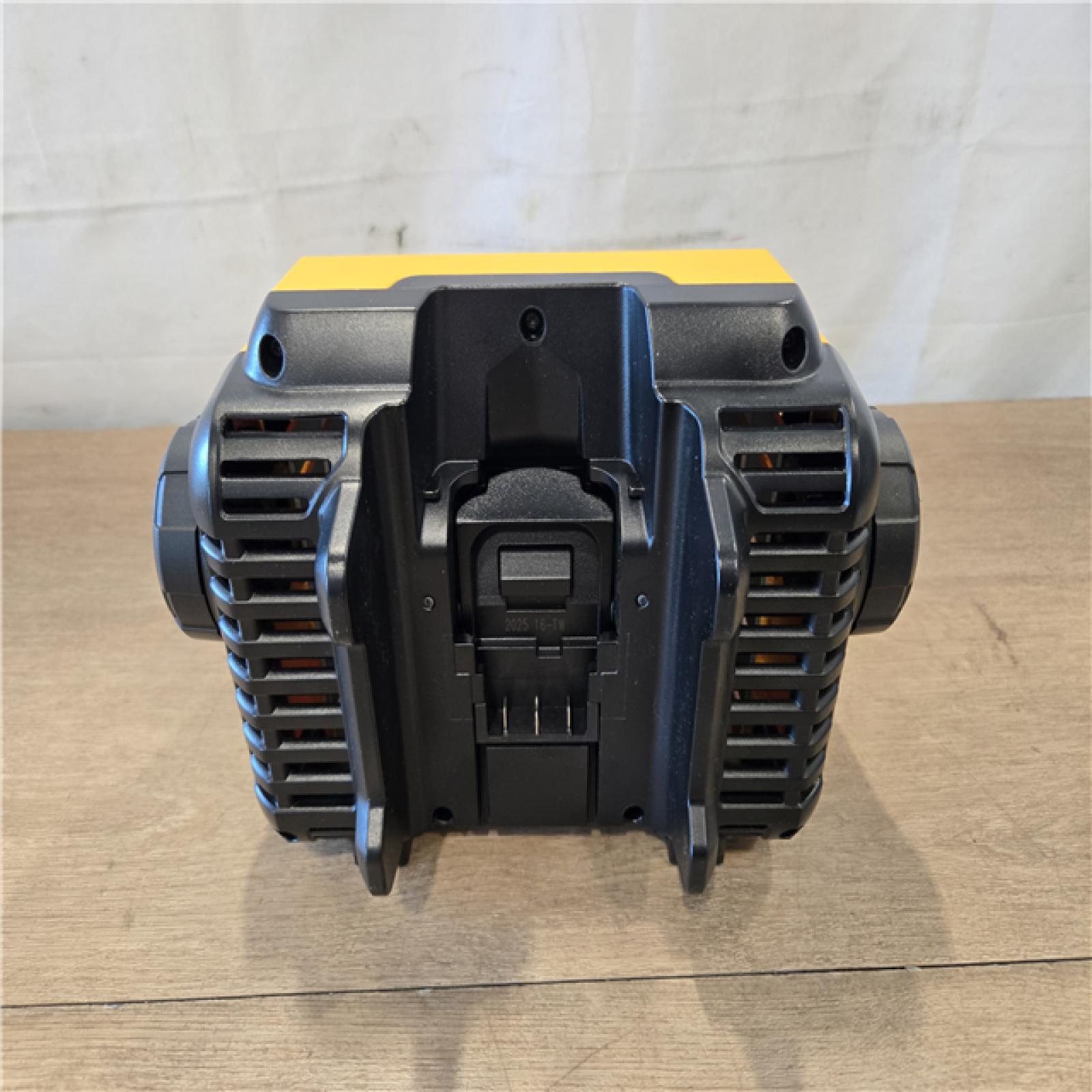AS-IS DEWALT 20-Volt MAX Lithium-Ion Compact Cordless Task Light Kit
