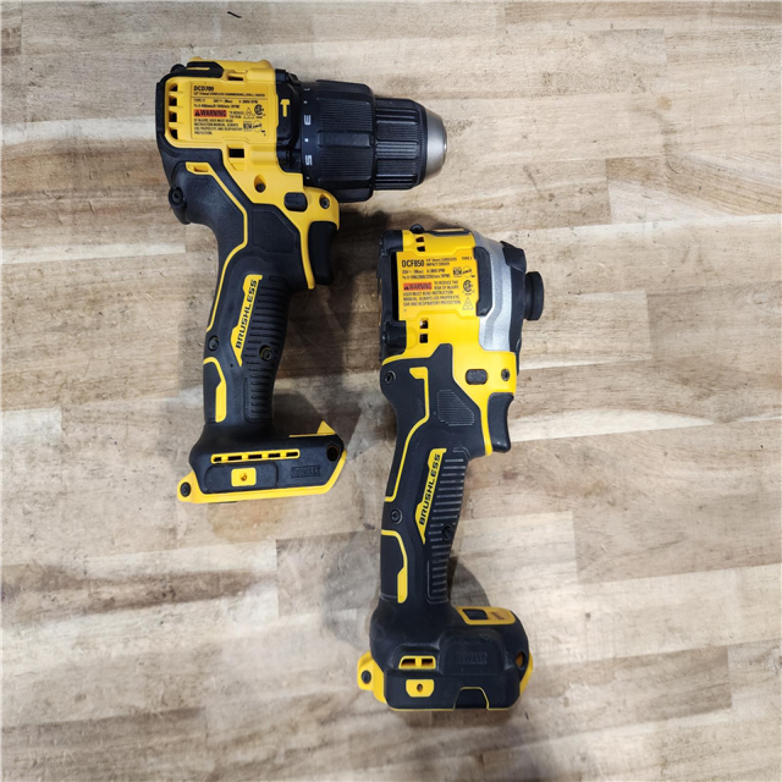 HOUSTON LOCATION - AS-IS DEWALT 2 TOOL COMBO KIT W/ (2) BATTERY & CHARGER