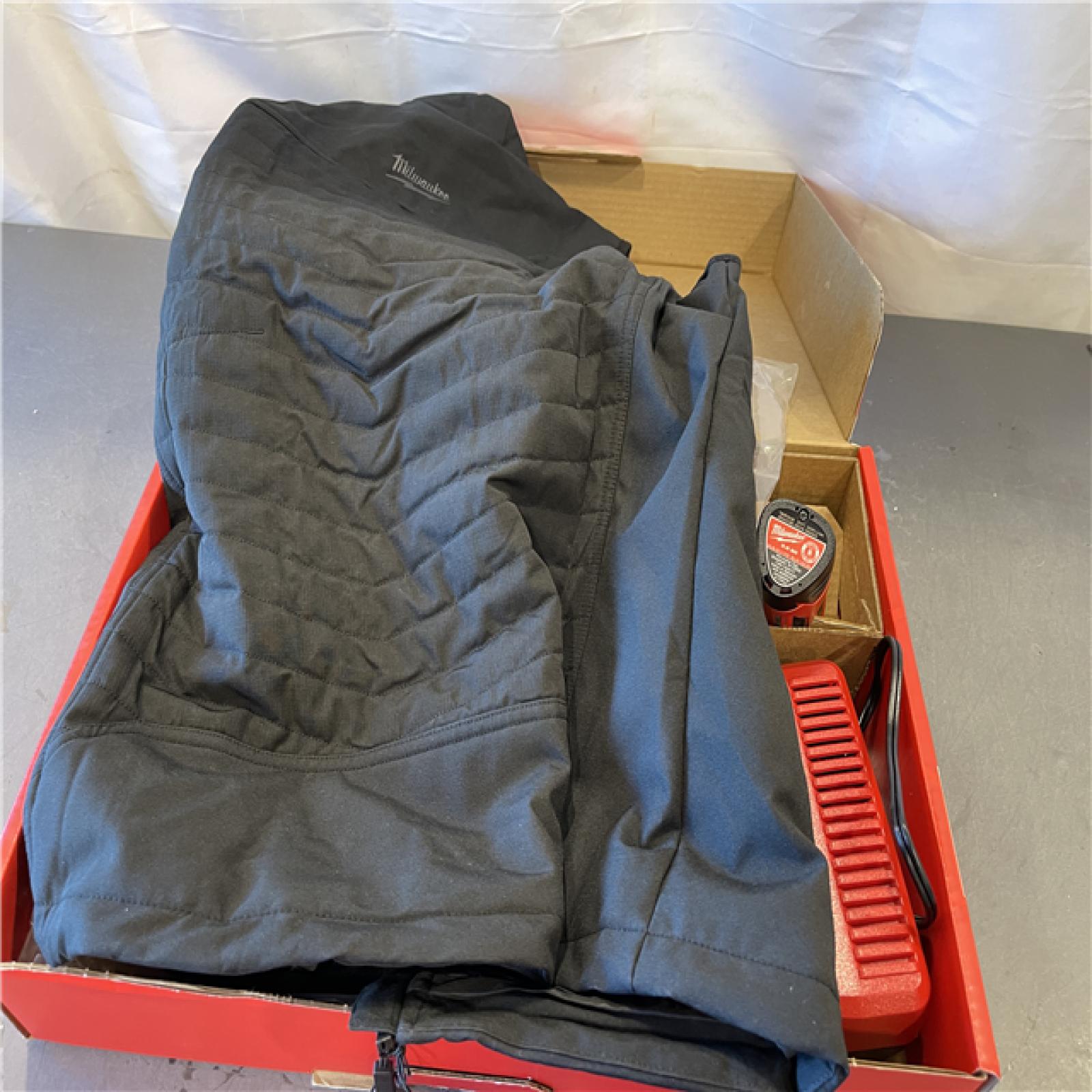 AS-IS - Milwaukee Women's Large M12 12-Volt Lithium-Ion Cordless Axis Black Heated Vest Kit