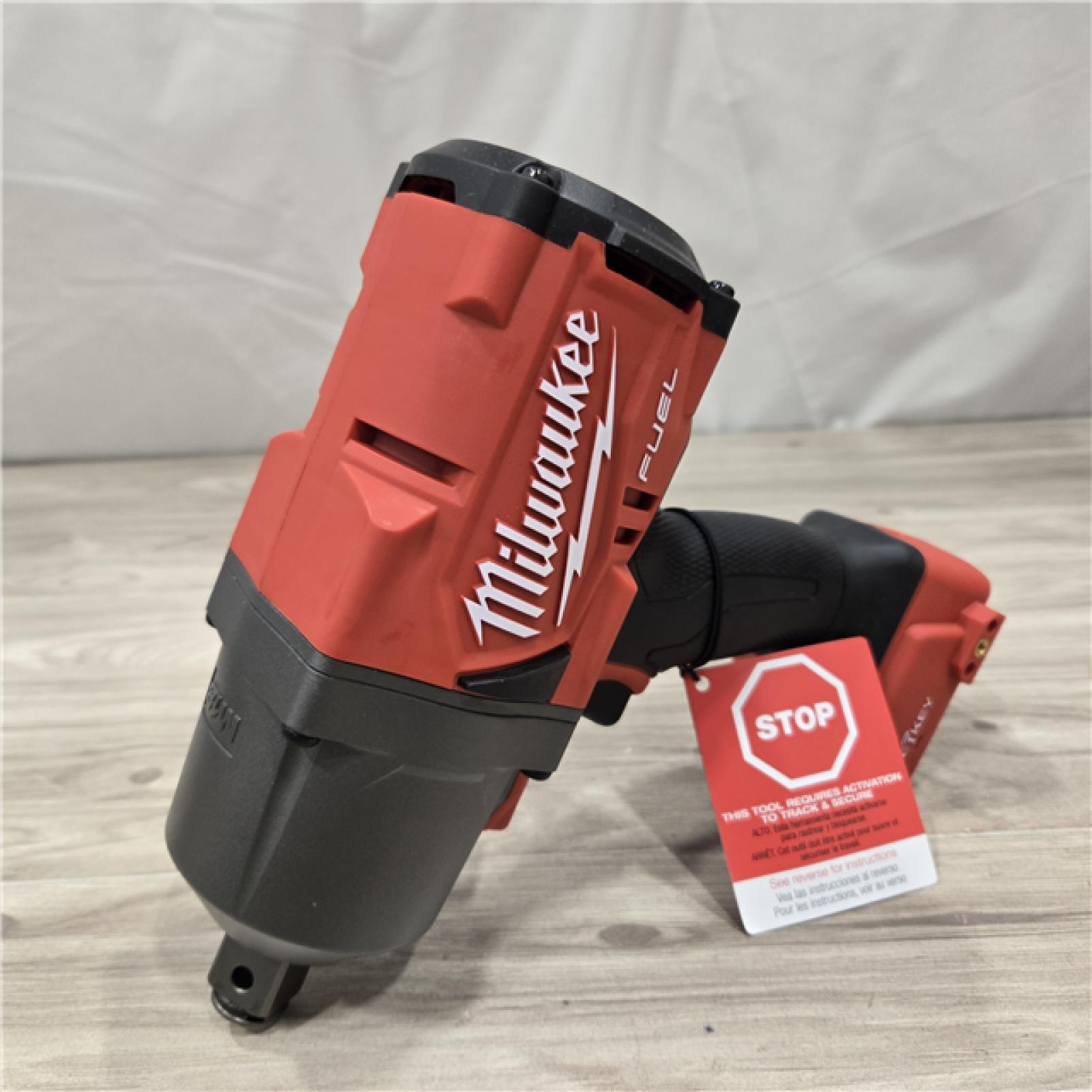 AS-IS Milwaukee 2864-22R 18V 3/4 High-Torque Impact Wrench Kit