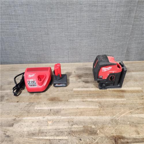HOUSTON LOCATION - AS-IS Milwaukee Green 125 Ft. Cross Line and Plumb Points Laser Level Kit