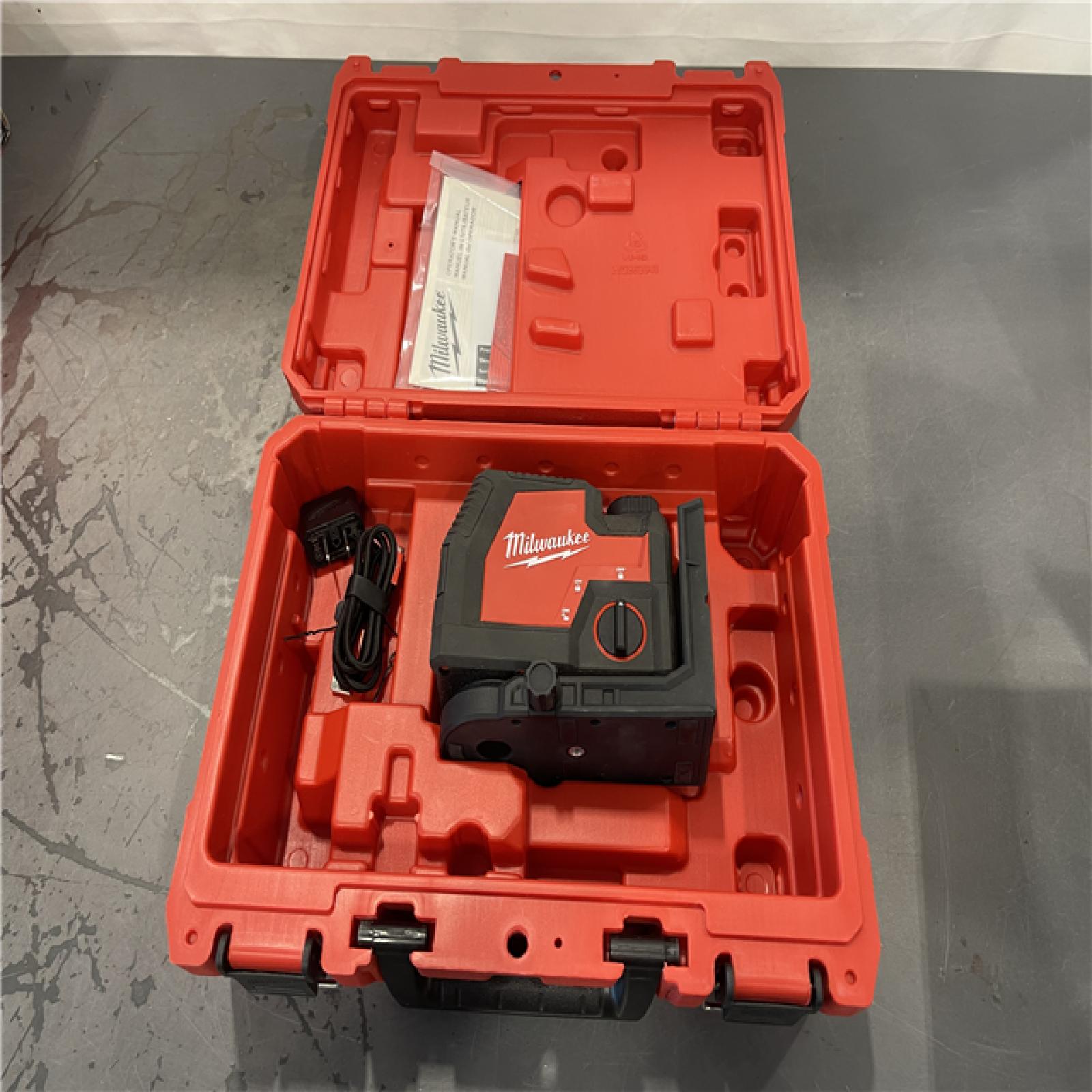 AS-IS- MILWAUKEE 100 Ft. REDLITHIUM Lithium-Ion USB Green Rechargeable Cross Line Laser Level with Charger