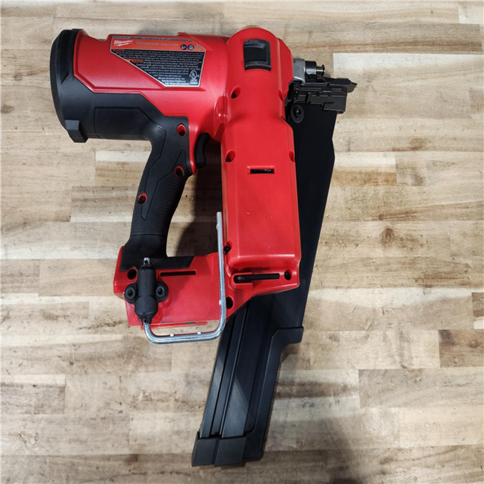 HOUSTON LOCATION - AS-IS (APPEARS LIKE NEW) Milwaukee FUEL 3-1/2 in. 18-Volt 21-Degree Lithium-Ion Brushless Cordless Framing Nailer (Tool-Only)