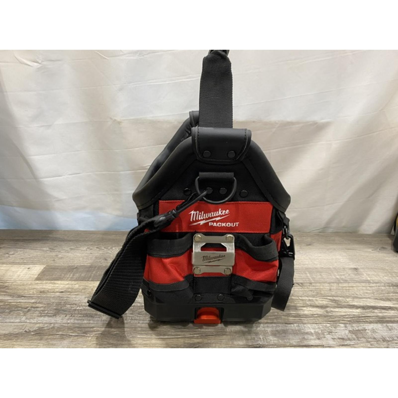 NEW - Milwaukee PACKOUT 10 in. Structured Tote