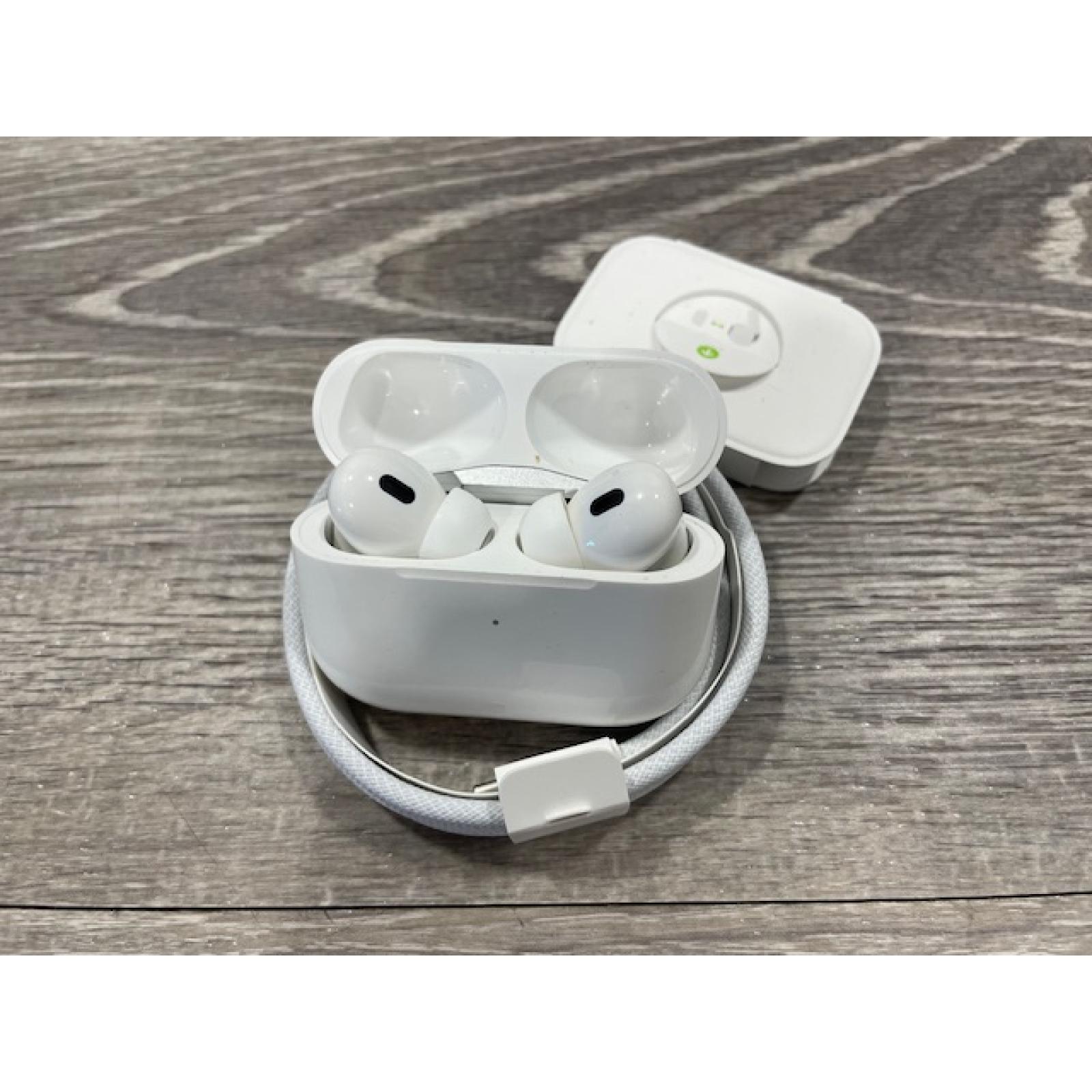 AS-IS AirPods Pro (2nd Generation) with MagSafe Case