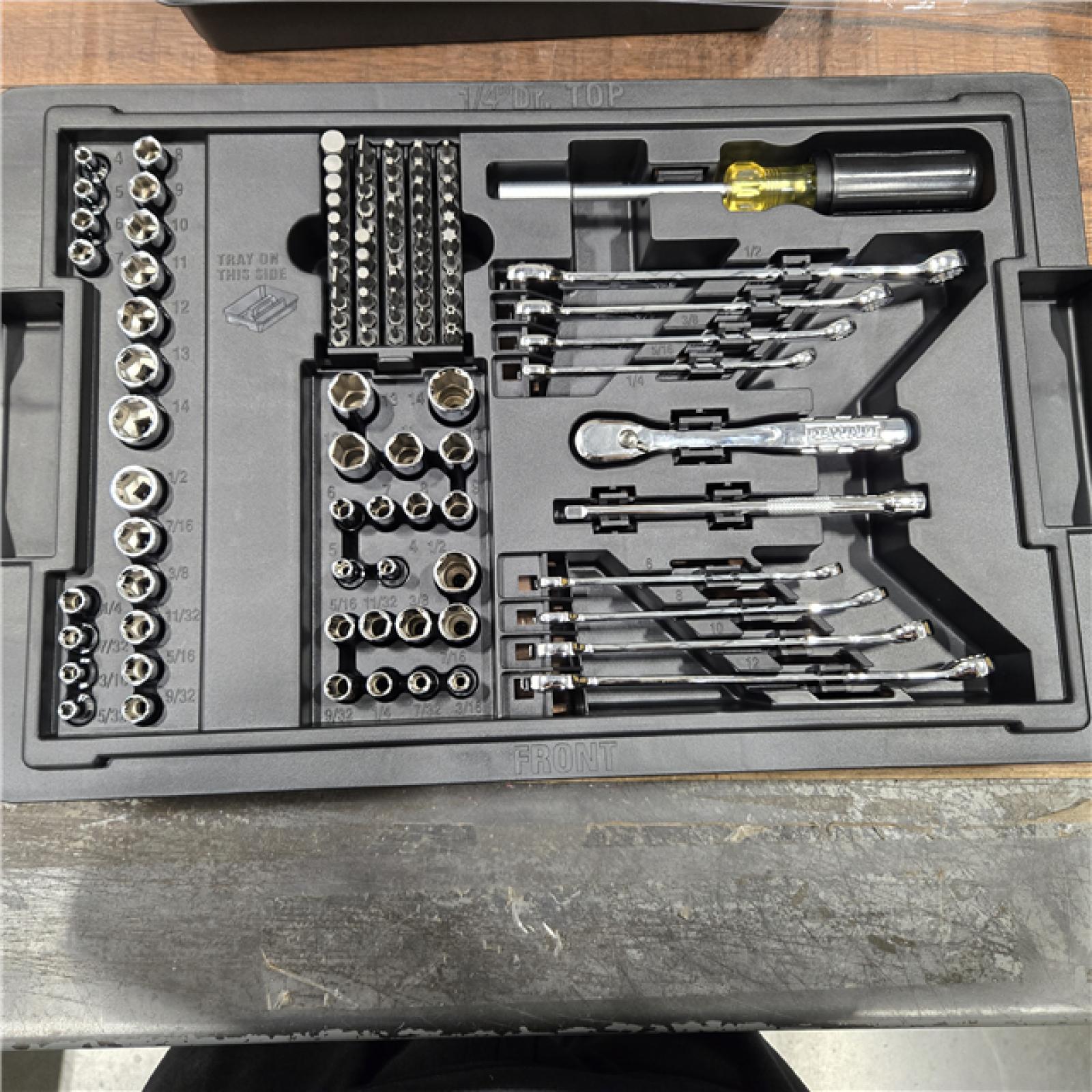 LIKE NEW- Dewalt Mechanics Tool Set (226-Piece) with TOUGHSYSTEM 2.0 22 in. Medium Tool Box