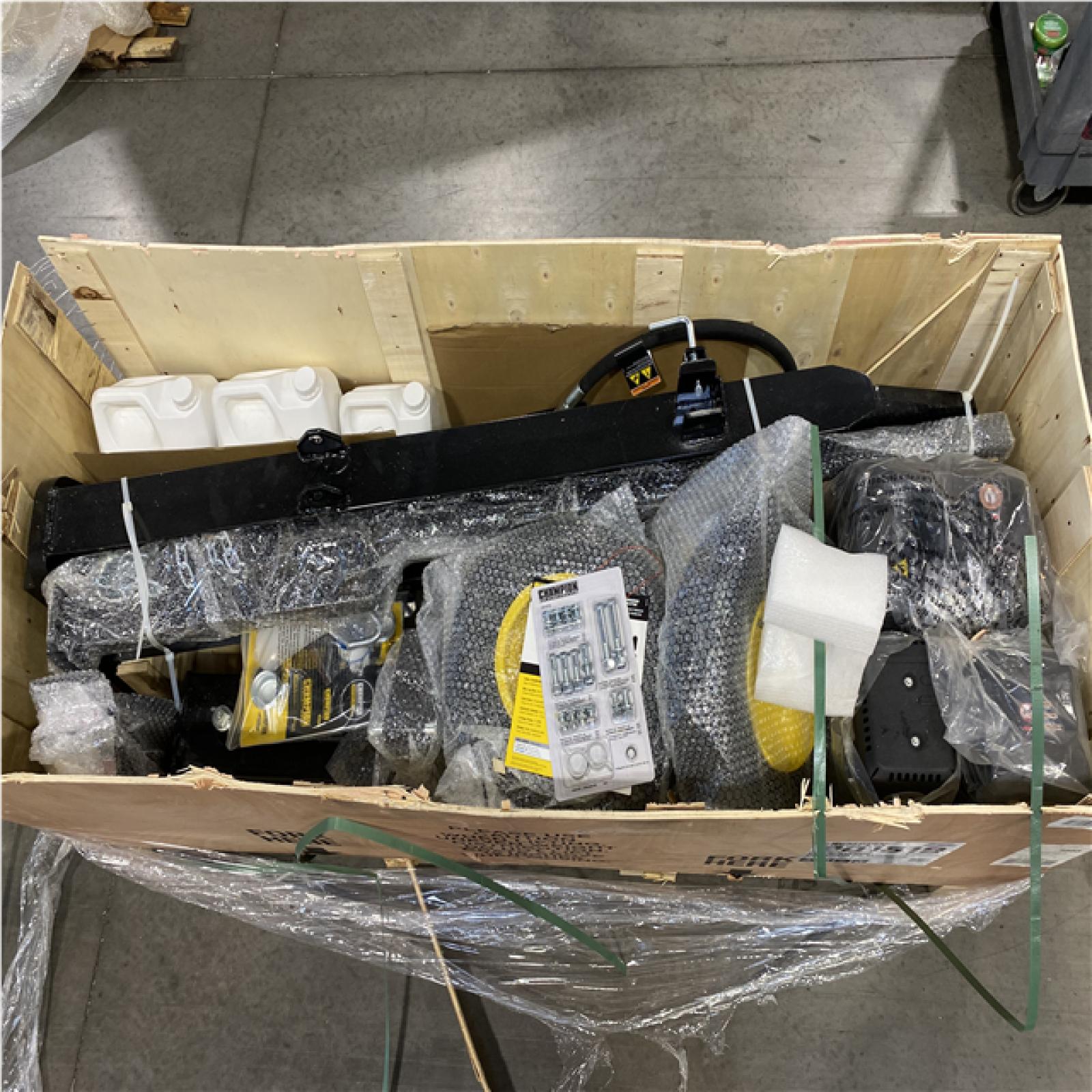 DALLAS LOCATION- NEW! CHAMPION 37 Ton 338cc Full Beam Gas Wood Log Splitter with Oil Funnel and Hydraulic Oil