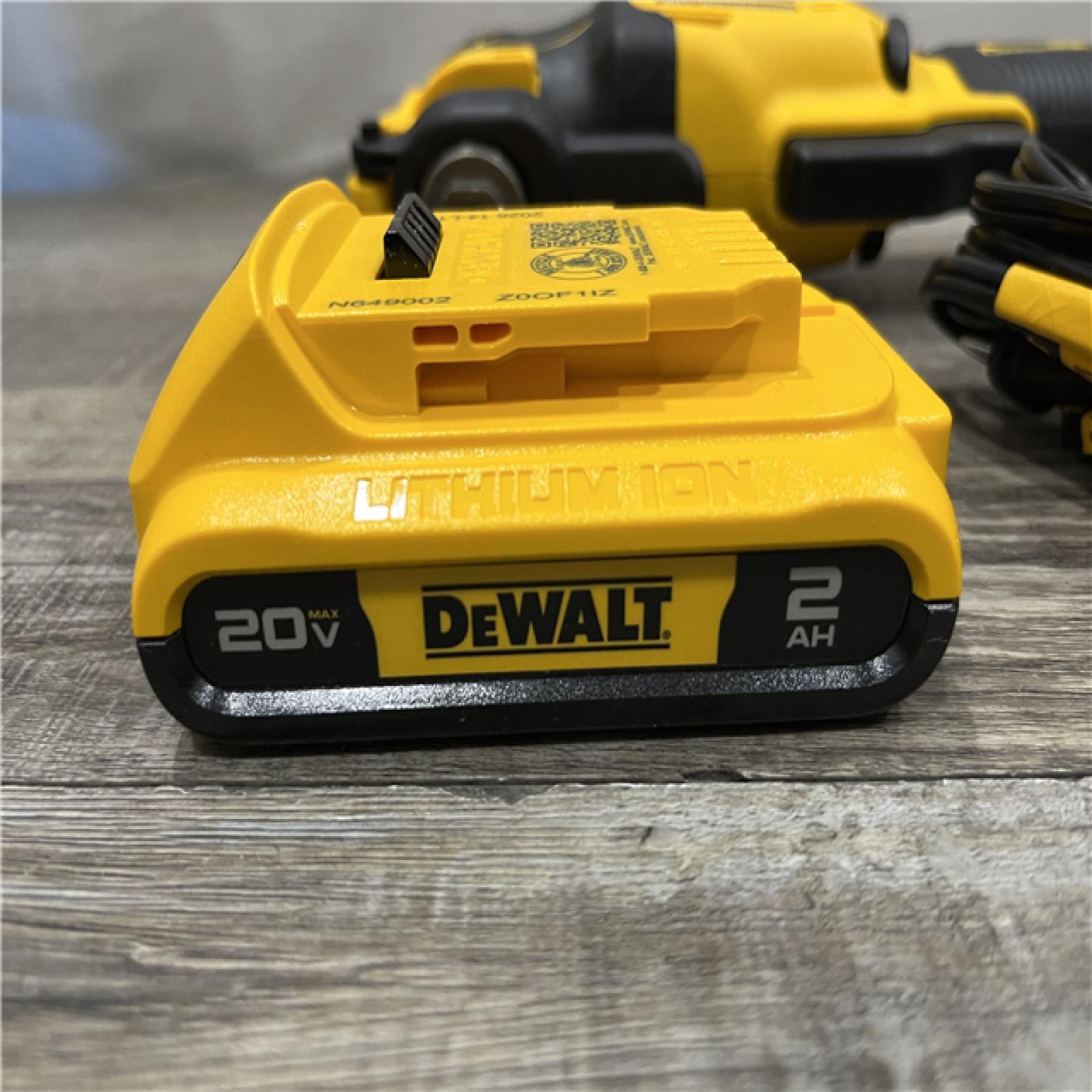 AS-IS DEWALT ATOMIC 20V MAX Cordless Brushless Oscillating Multi Tool Kit