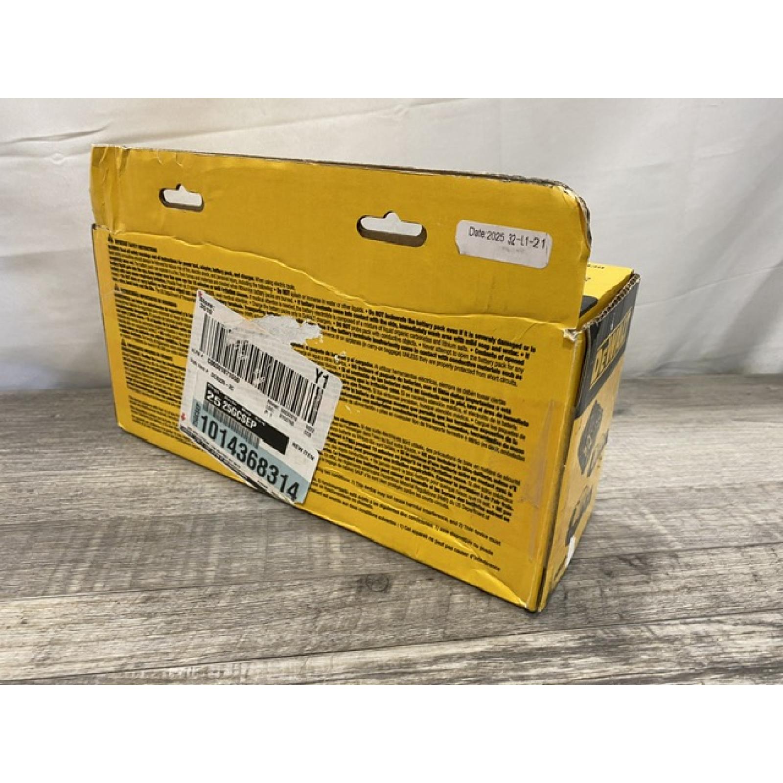 NEW - DEWALT 20V MAX Lithium-Ion Battery Kit with 5.0Ah and 2.0Ah Battery and Charger