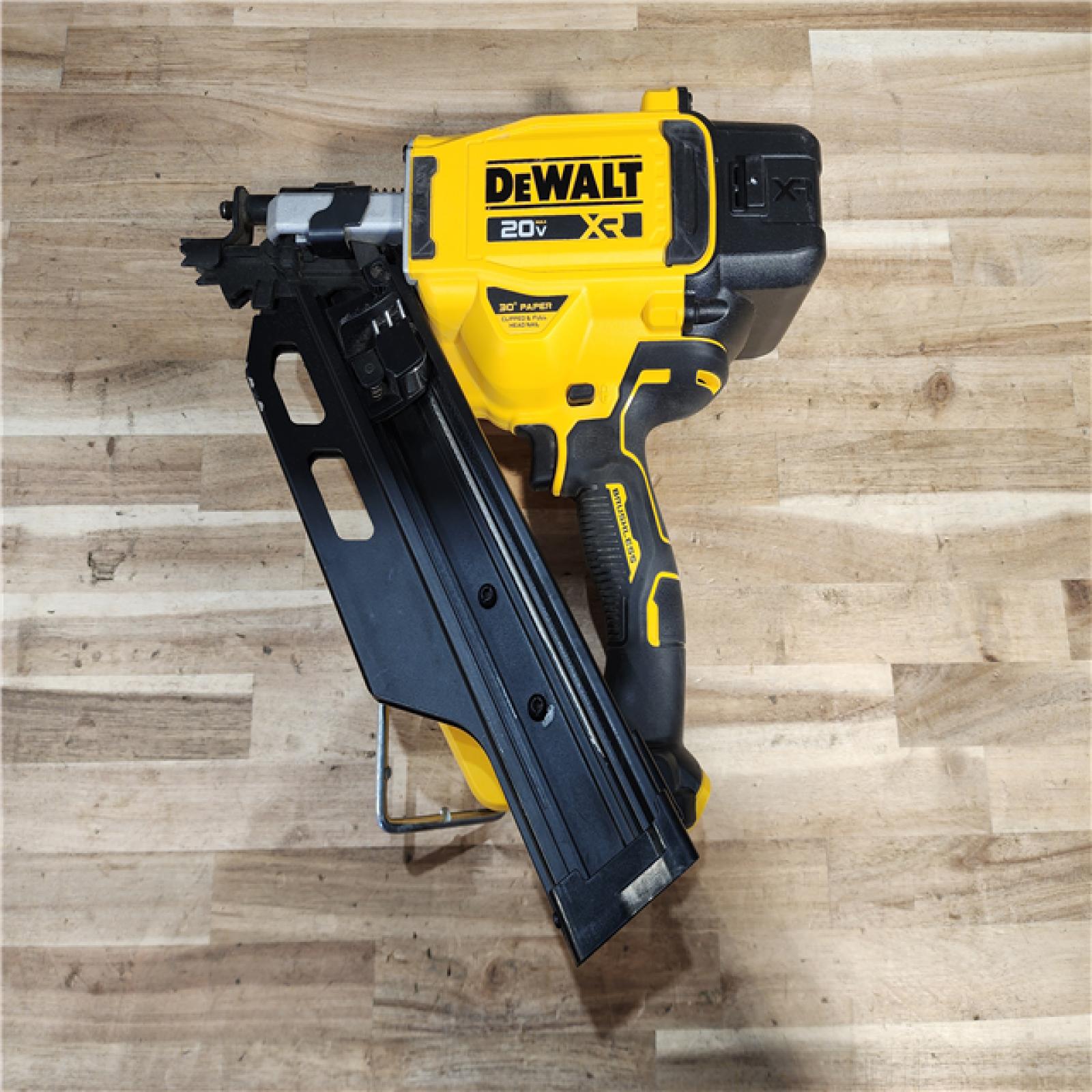 HOUSTON LOCATION - AS-IS DEWALT 20V 30 Degree Cordless Framing Nailer (Tool-Only)