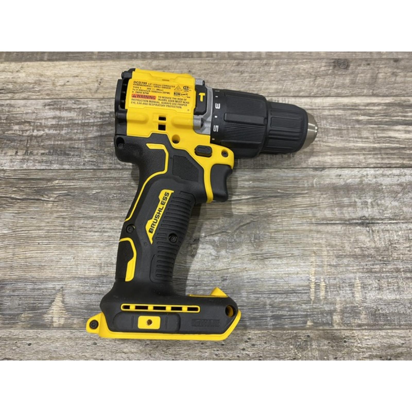AS-IS DEWALT ATOMIC 20V Cordless 1/2 in. Compact Hammer Drill Kit