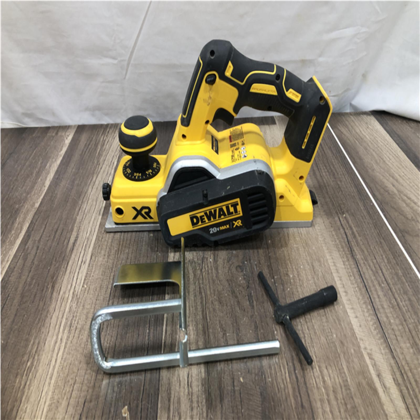 AS-IS DEWALT 20V MAX XR Cordless Brushless 3-1/4 in. Planer (Tool Only)