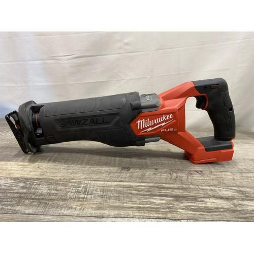 AS-IS Milwaukee  FUEL GEN-2 18V Lithium-Ion Brushless Cordless SAWZALL Reciprocating Saw (Tool-Only)