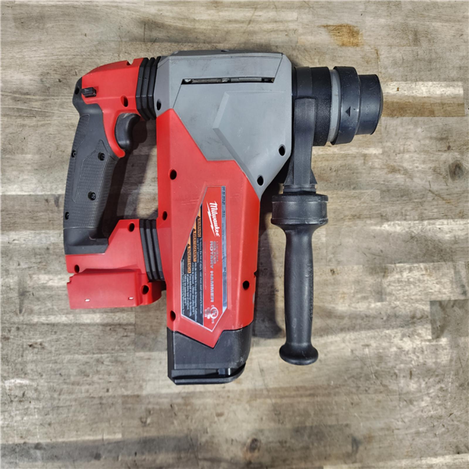 HOUSTON LOCATION - AS-IS Milwaukee 2915-20 M18 FUEL 18-Volt Lithium-Ion Brushless Cordless SDS-Plus 1-1/8 in. Rotary Hammer Drill (Tool-Only)