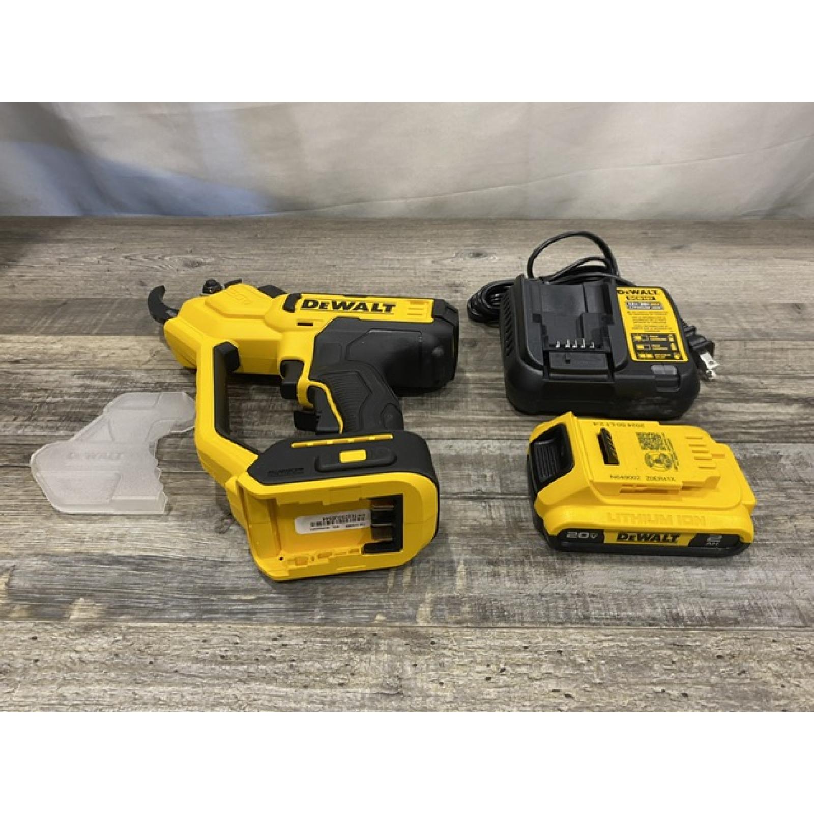 AS-IS DEWALT 20V MAX Cordless Battery Powered Pruner Kit