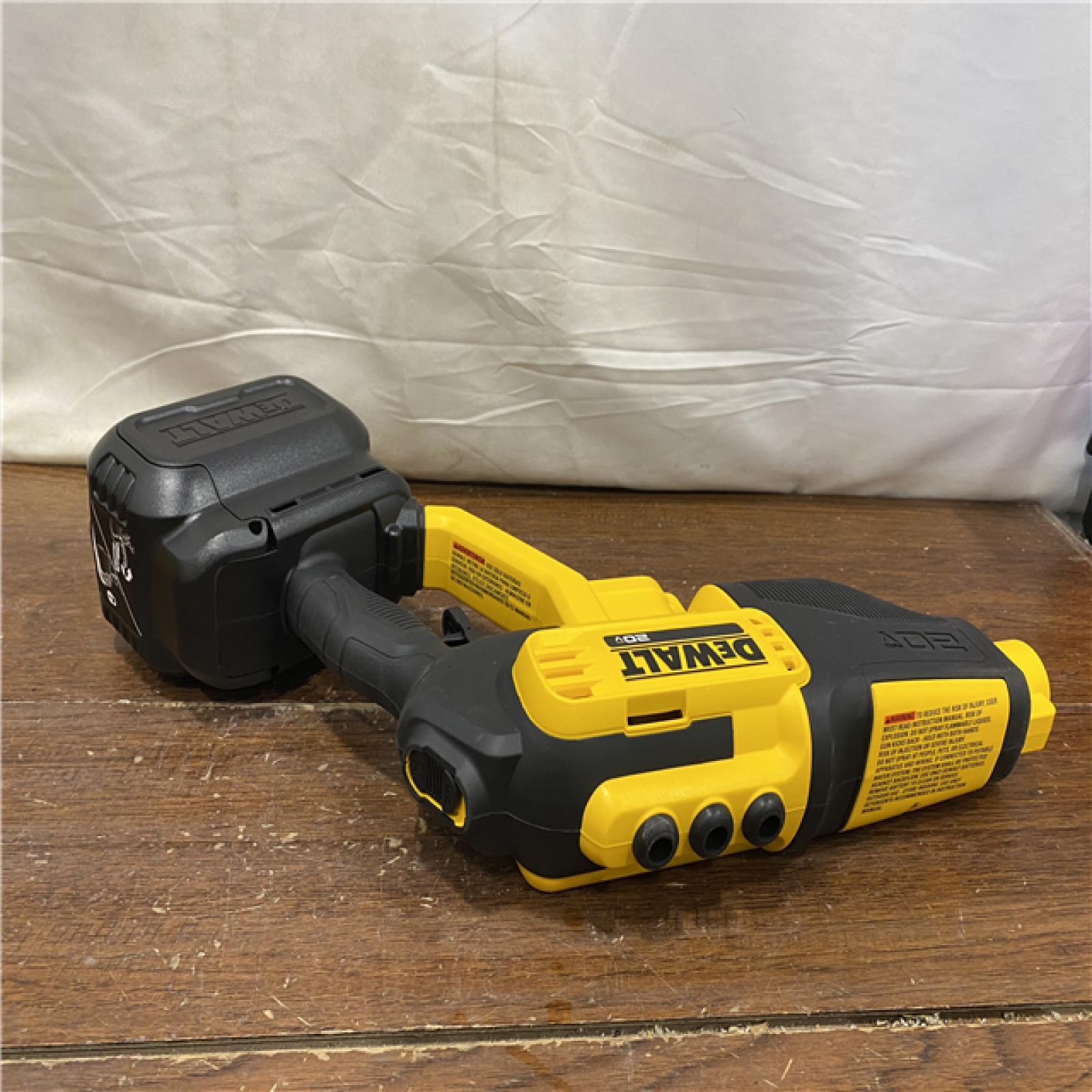 AS-IS Dewalt 20V 550 PSI  1 GPM Cordless Power Cleaner W/ 4 Nozzles Tool-Only DCPW550B