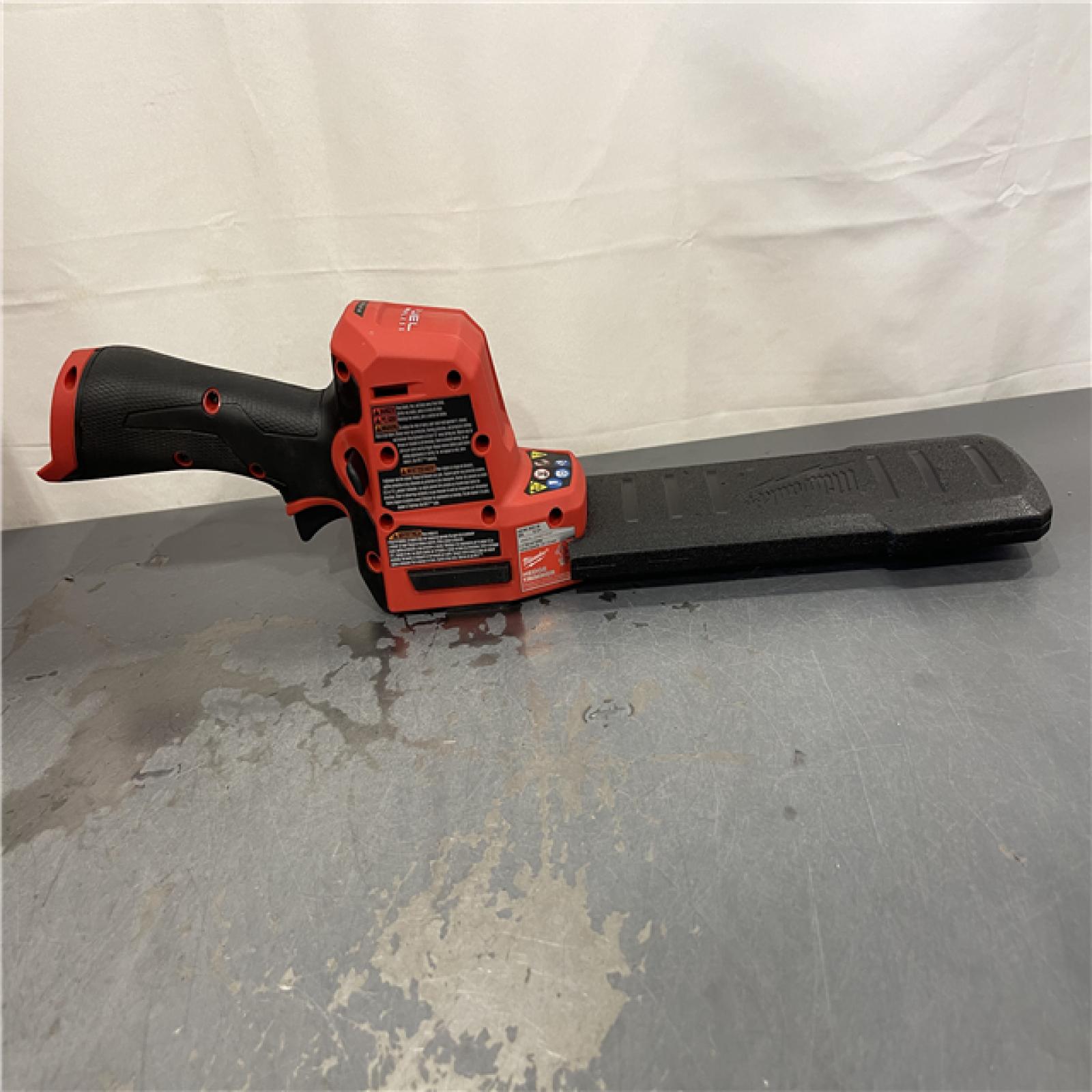 AS-IS - Milwaukee M12 FUEL 8 in. 12V Lithium-Ion Brushless Cordless Hedge Trimmer Kit