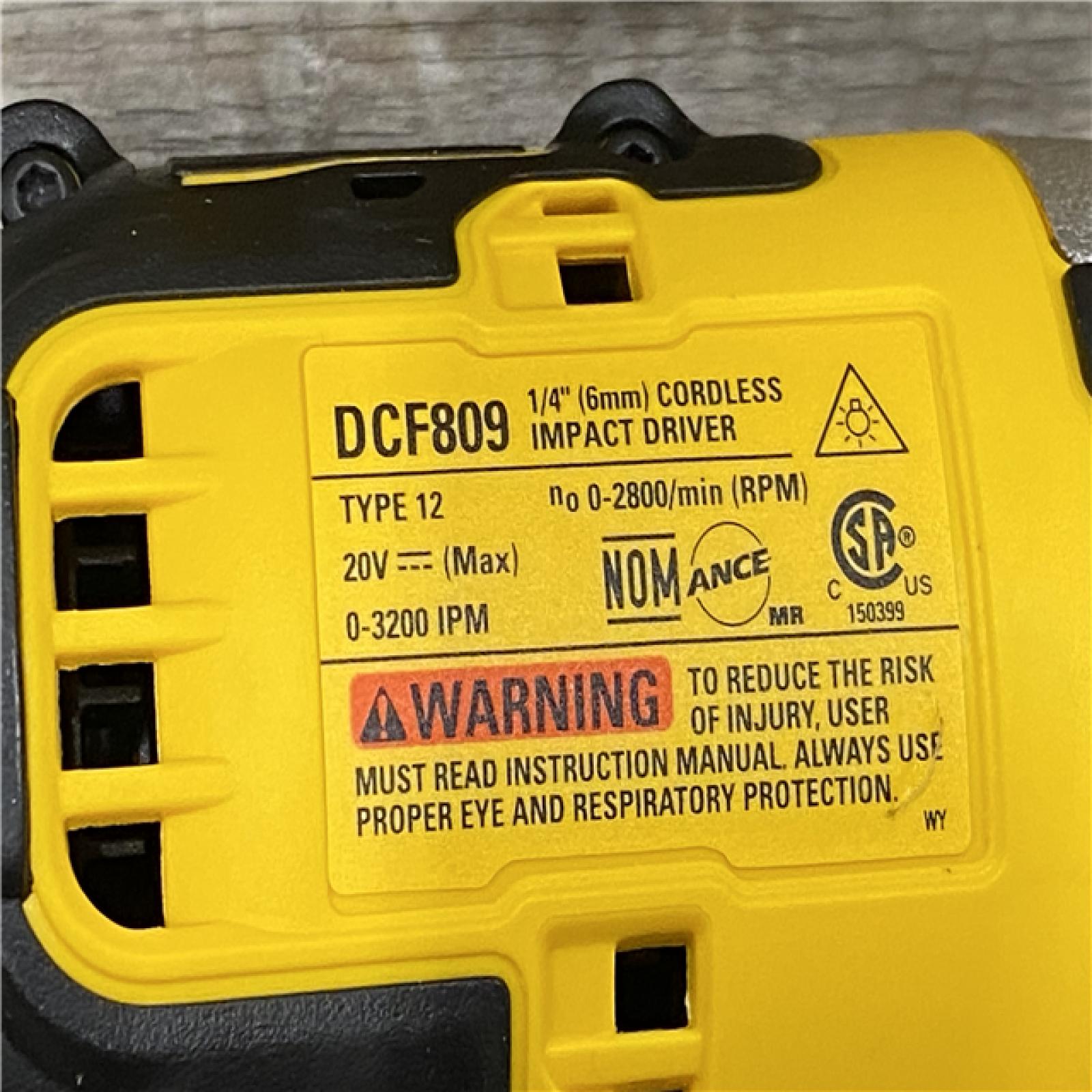 LIKE NEW - DEWALT 20V Lithium-Ion Cordless 8-Tool Combo Kit