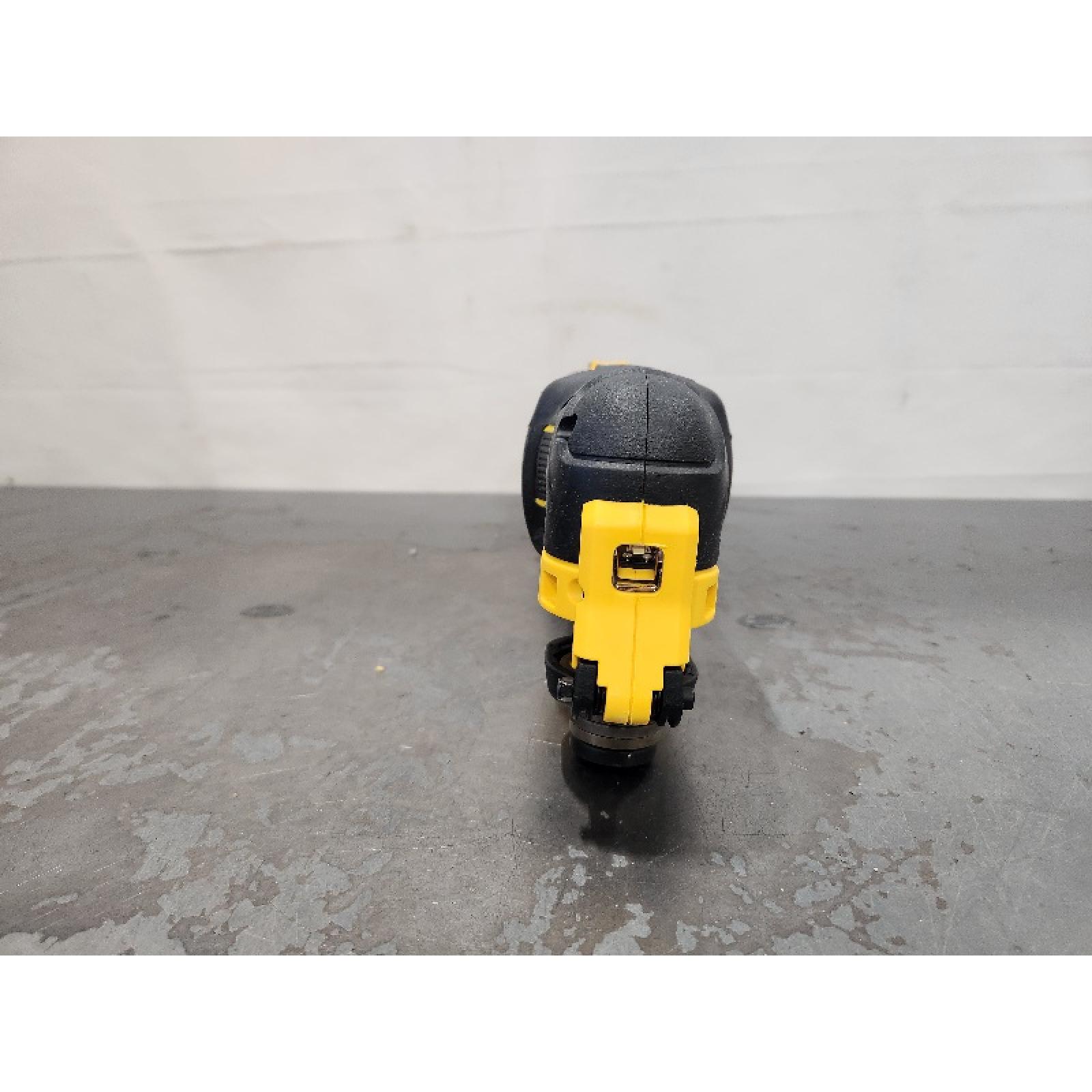 AS-IS- DEWALT ATOMIC 20V MAX Cordless Brushless Oscillating Multi Tool (Tool Only)