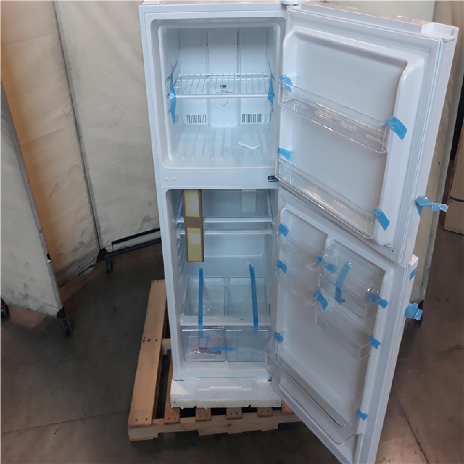 California AS-IS New Magic Chef Top Freezer Refrigerator