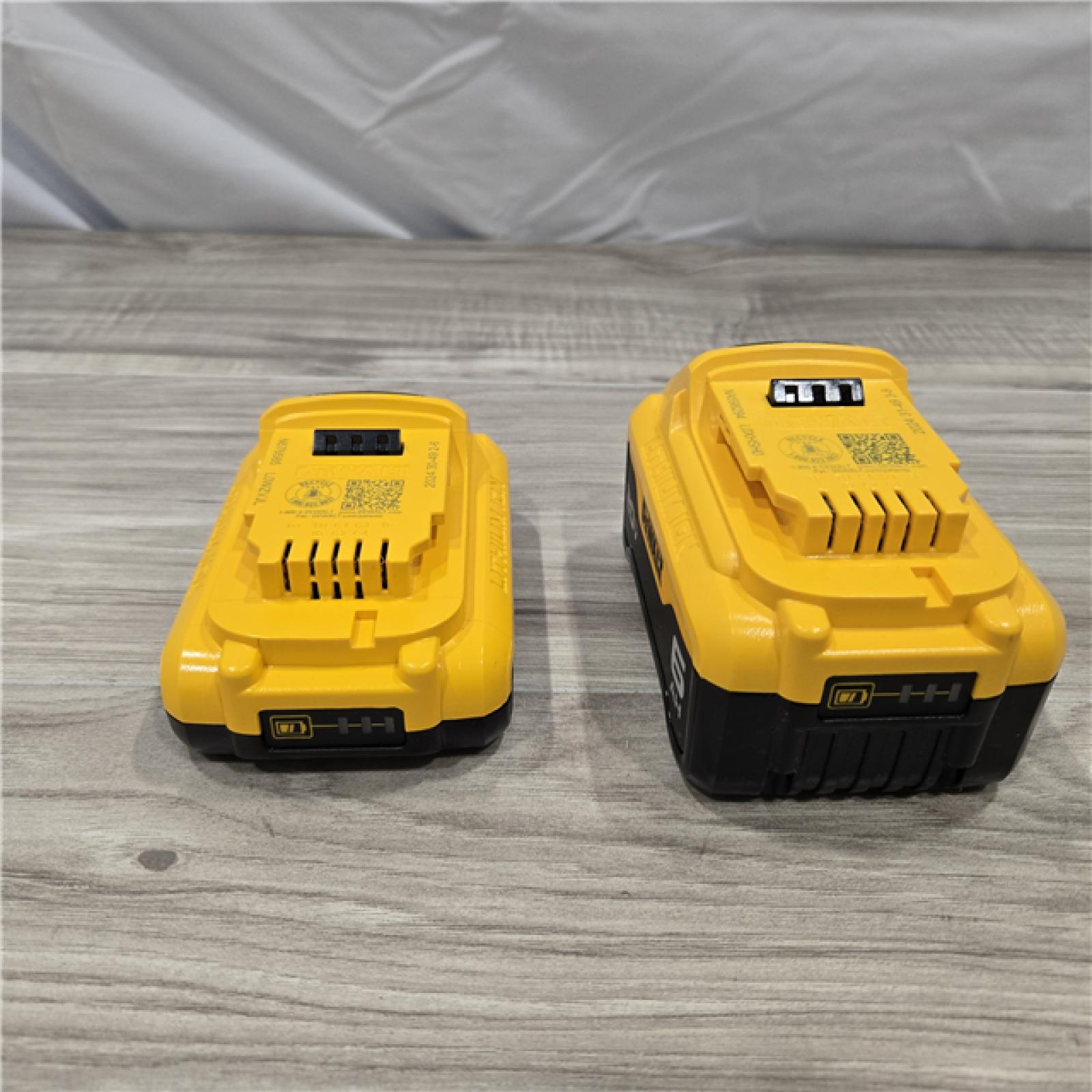 AS-IS DEWALT 20V MAX 6.0Ah and 4.0Ah Battery and Charger Starter Kit