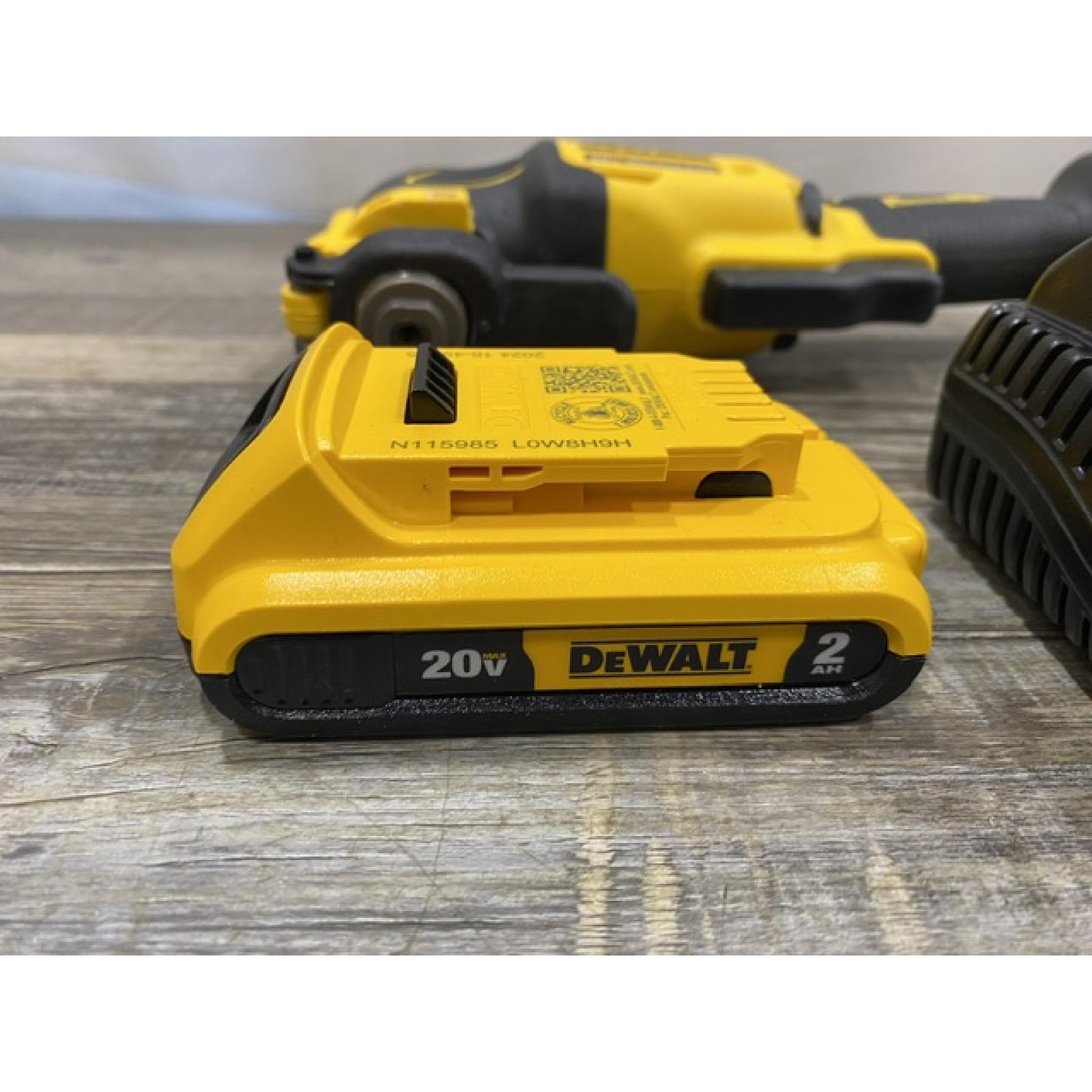 AS-IS DEWALT ATOMIC 20V MAX Cordless Brushless Oscillating Multi Tool Kit