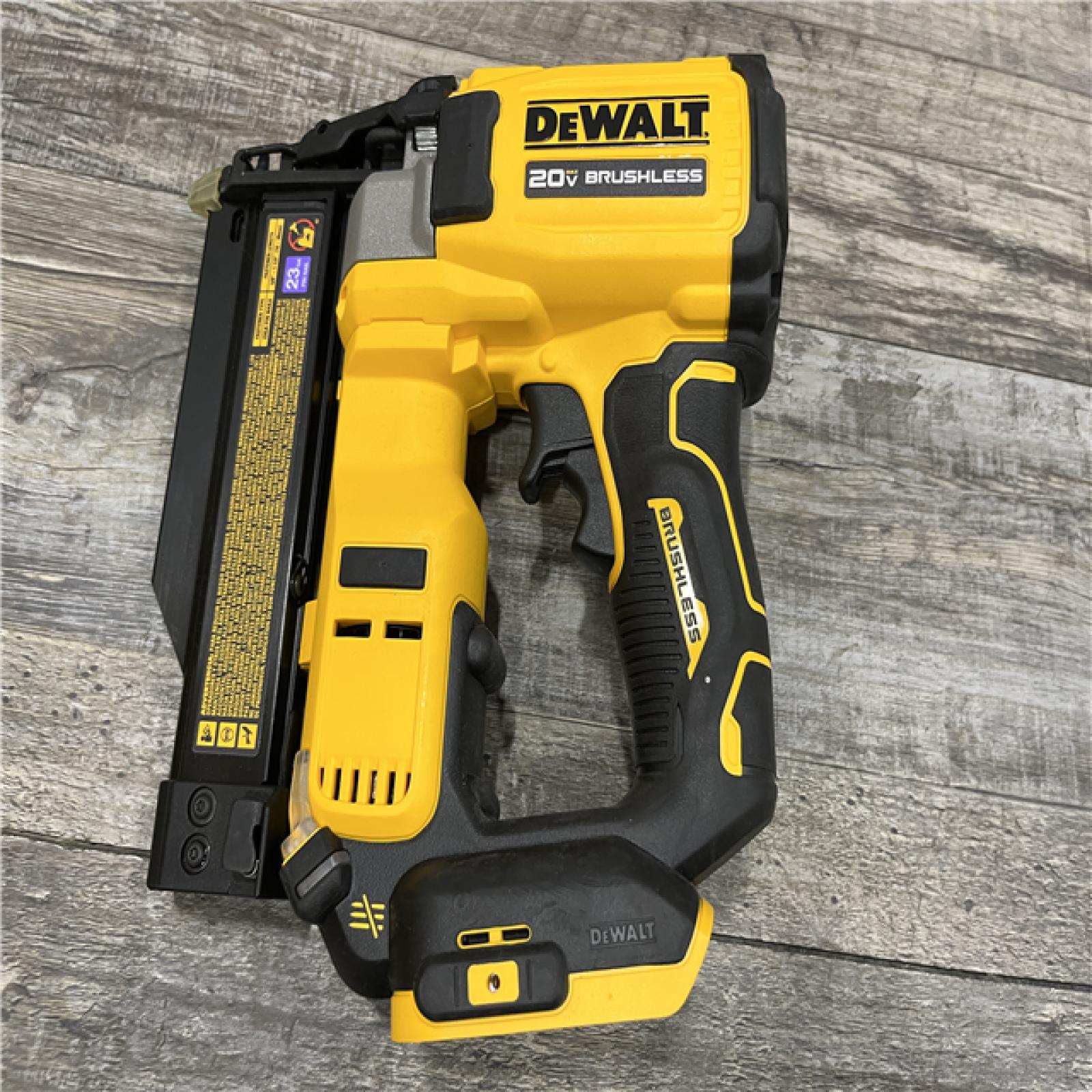 AS-IS DEWALT ATOMIC 20V MAX Lithium Ion Cordless 23 Gauge Pin Nailer Kit