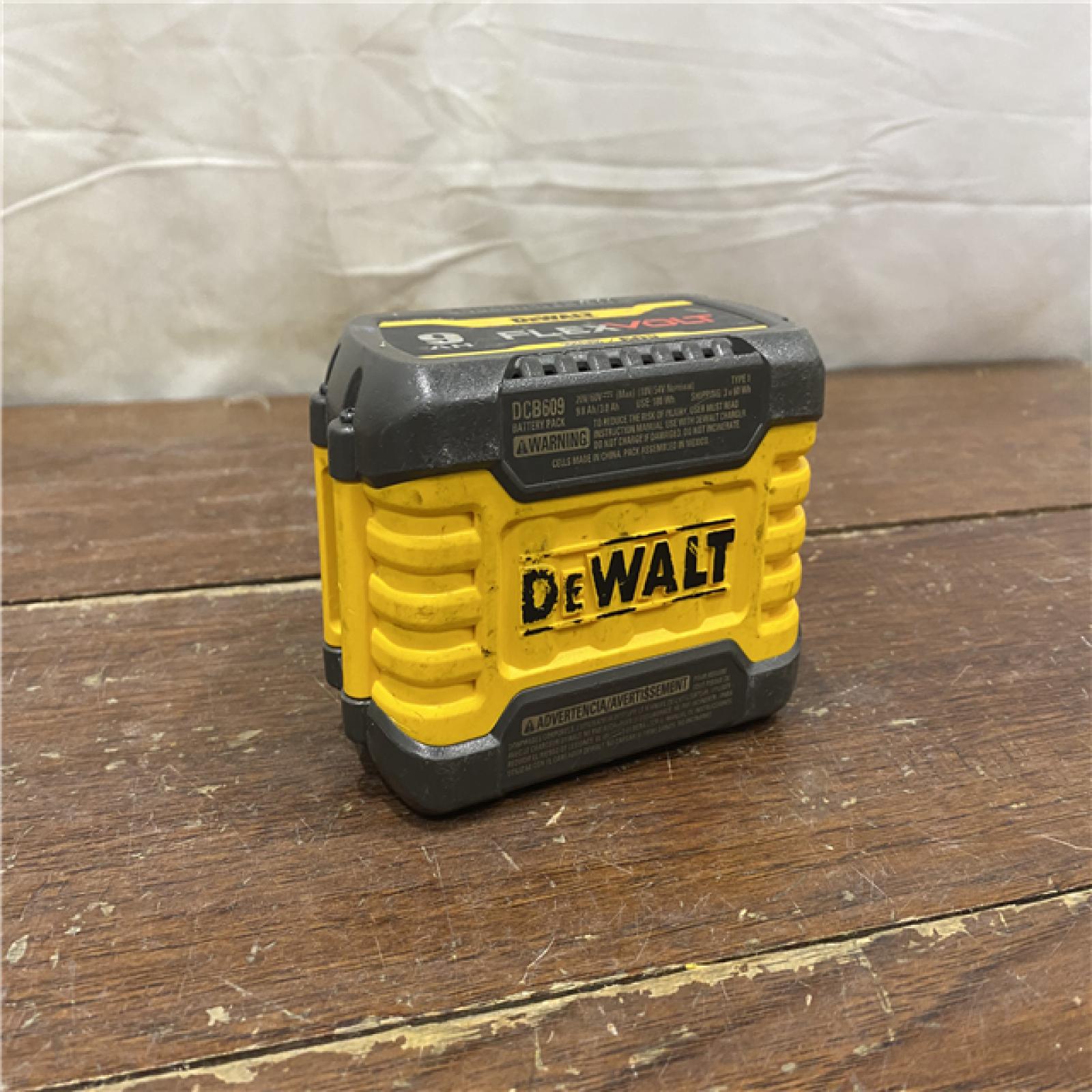 AS-IS Dewalt DWLTDCB609 Dewalt DCB609 FLEXVOLT 20V/60V MAX* B