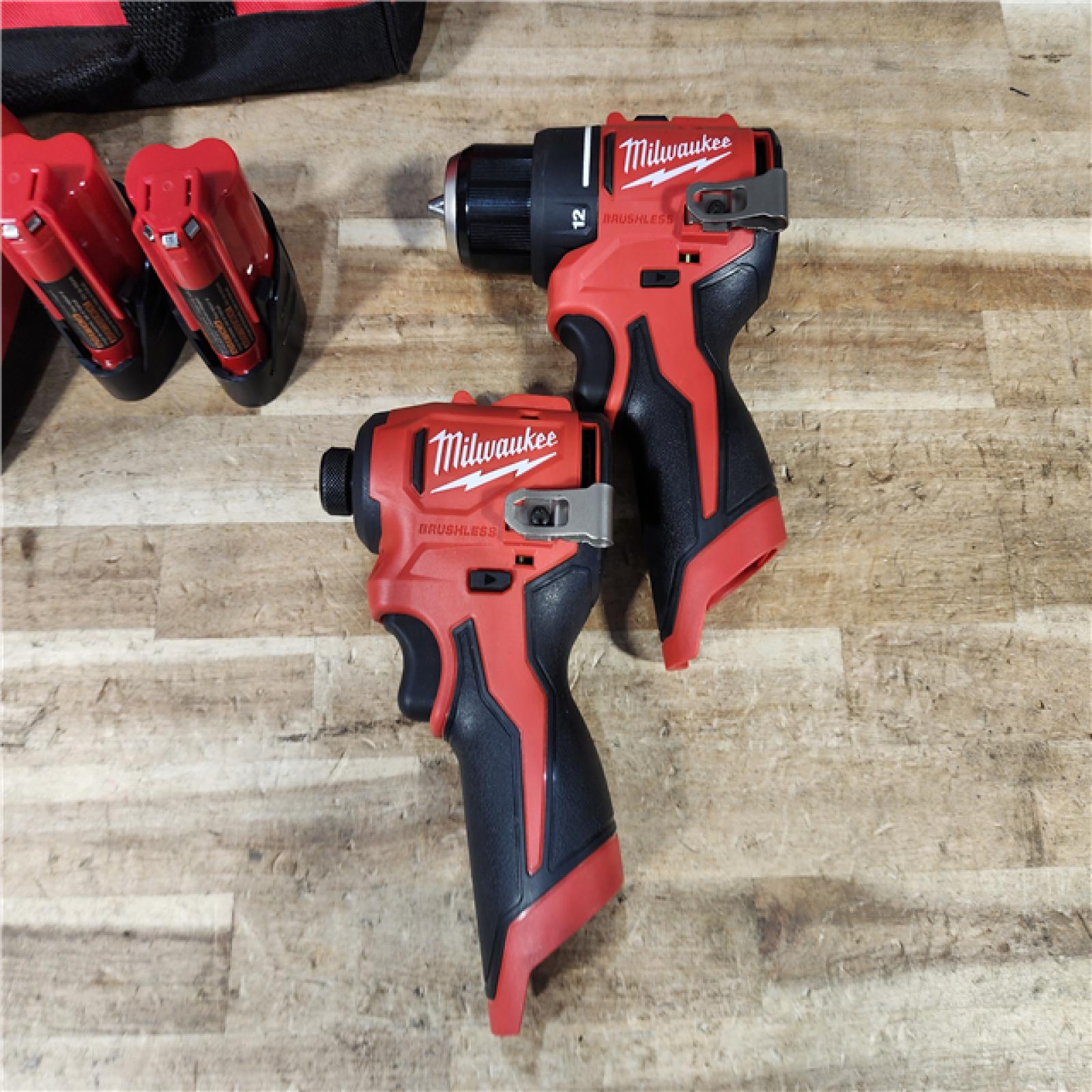 HOUSTON LOCATION - AS - IS Milwaukee 2 Tool Combo Kit W/ (2) Battery & Charger