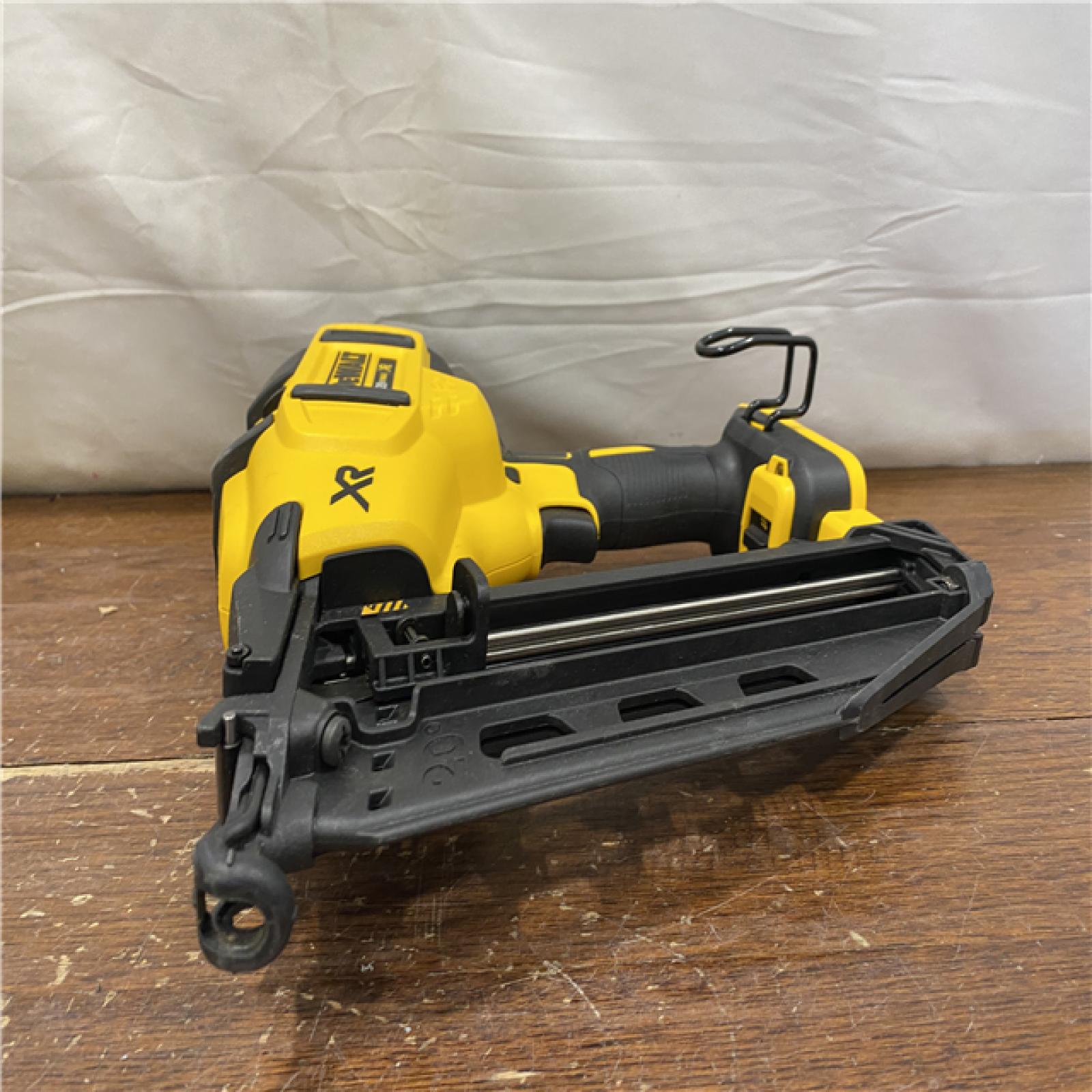 AS-IS DeWalt DCN660D1 20V 16 Gauge Cordless Angled Finish Nailer Kit W/ 2Ah Battery