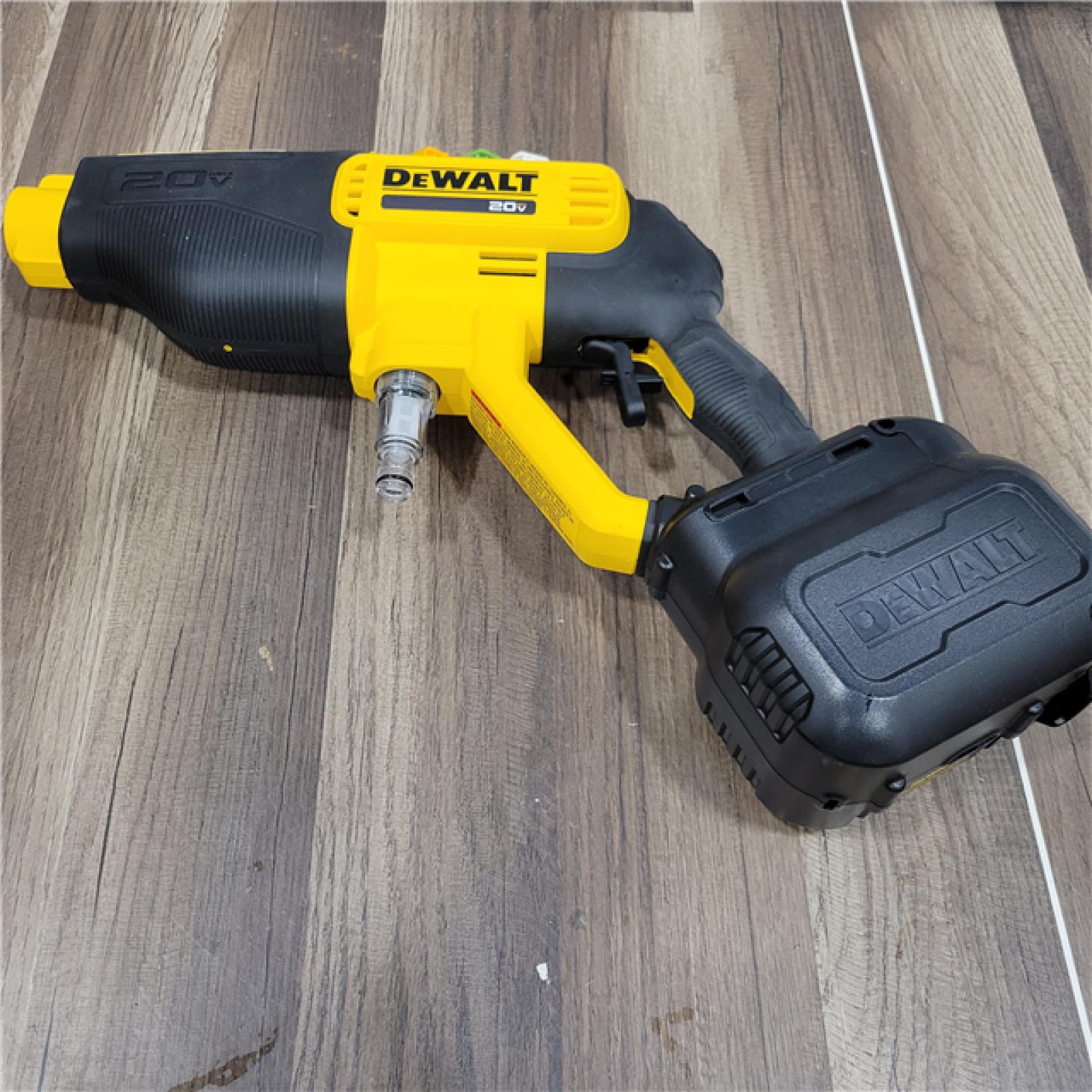 AS-IS Dewalt 20V 550 PSI  1 GPM Cordless Power Cleaner W/ 4 Nozzles Tool-Only DCPW550B