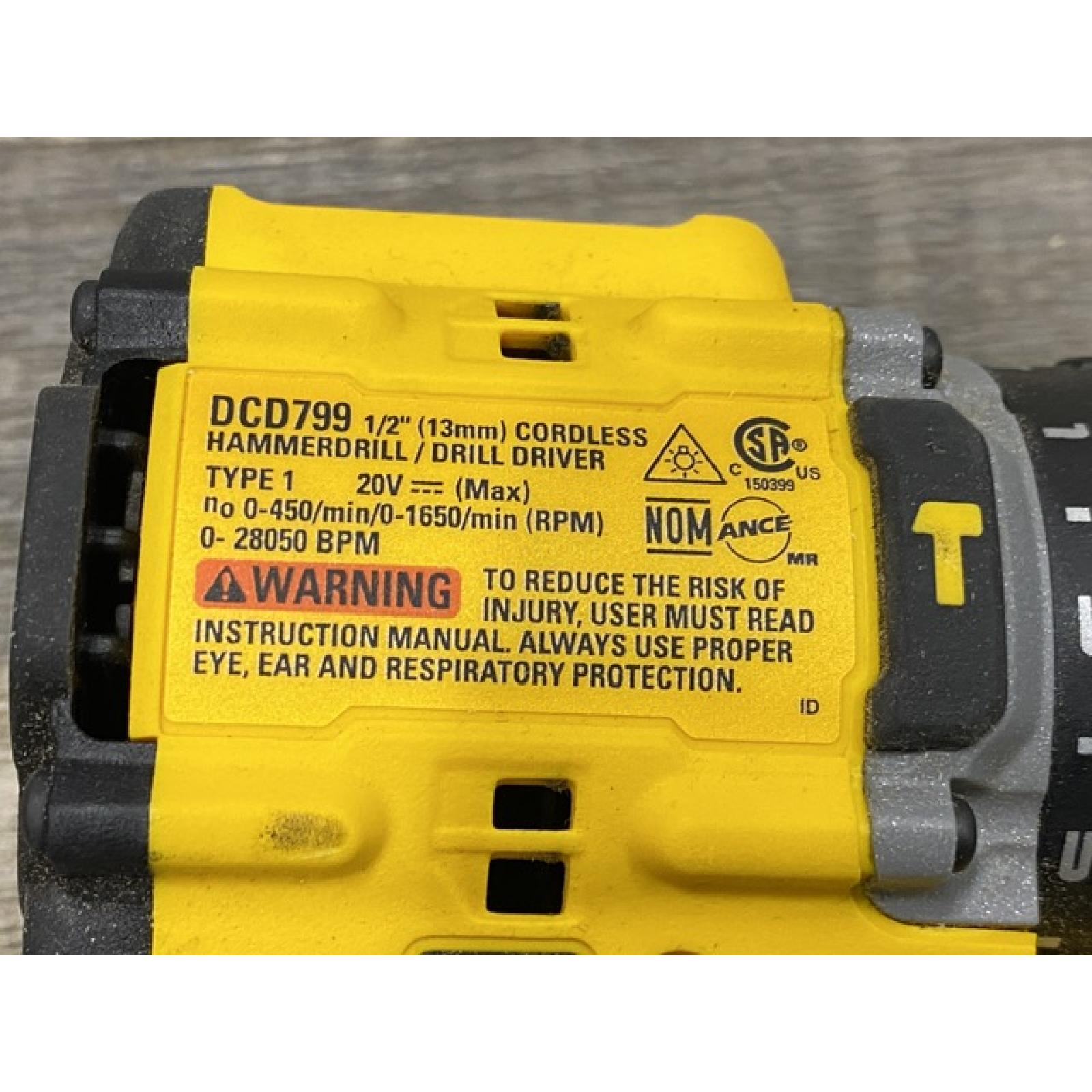 AS-IS DEWALT ATOMIC 20V Cordless 1/2 in. Compact Hammer Drill Kit