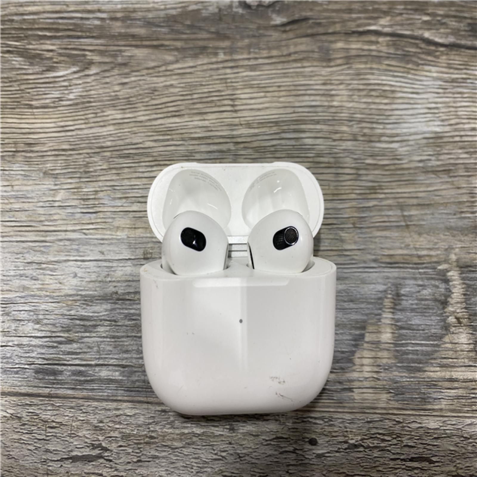 AS-IS Apple - AirPods (3rd generation) with Lightning Charging Case - White