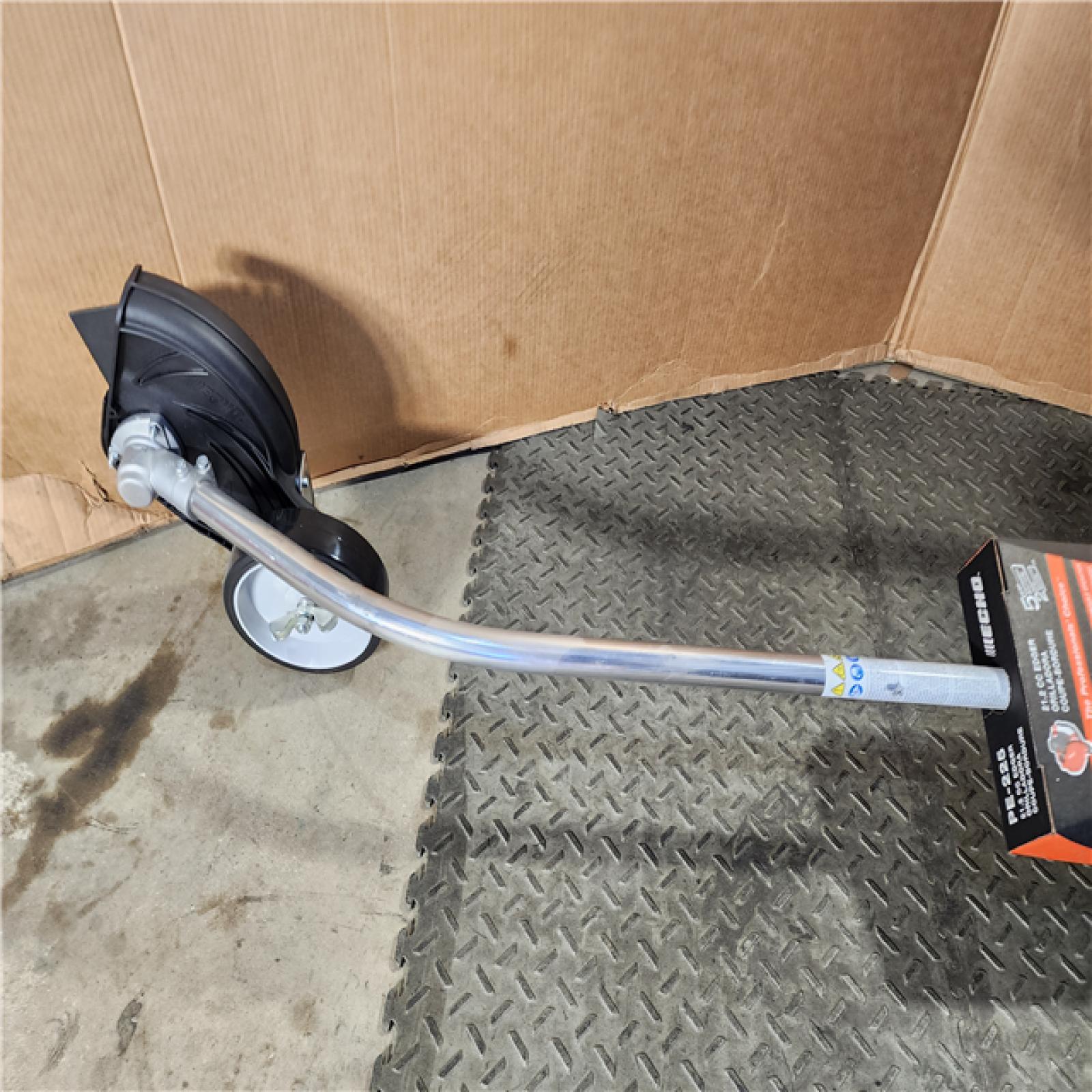 HOUSTON LOCATION - AS-IS ECHO 21.2 cc Gas 2-Stroke Lawn Edger