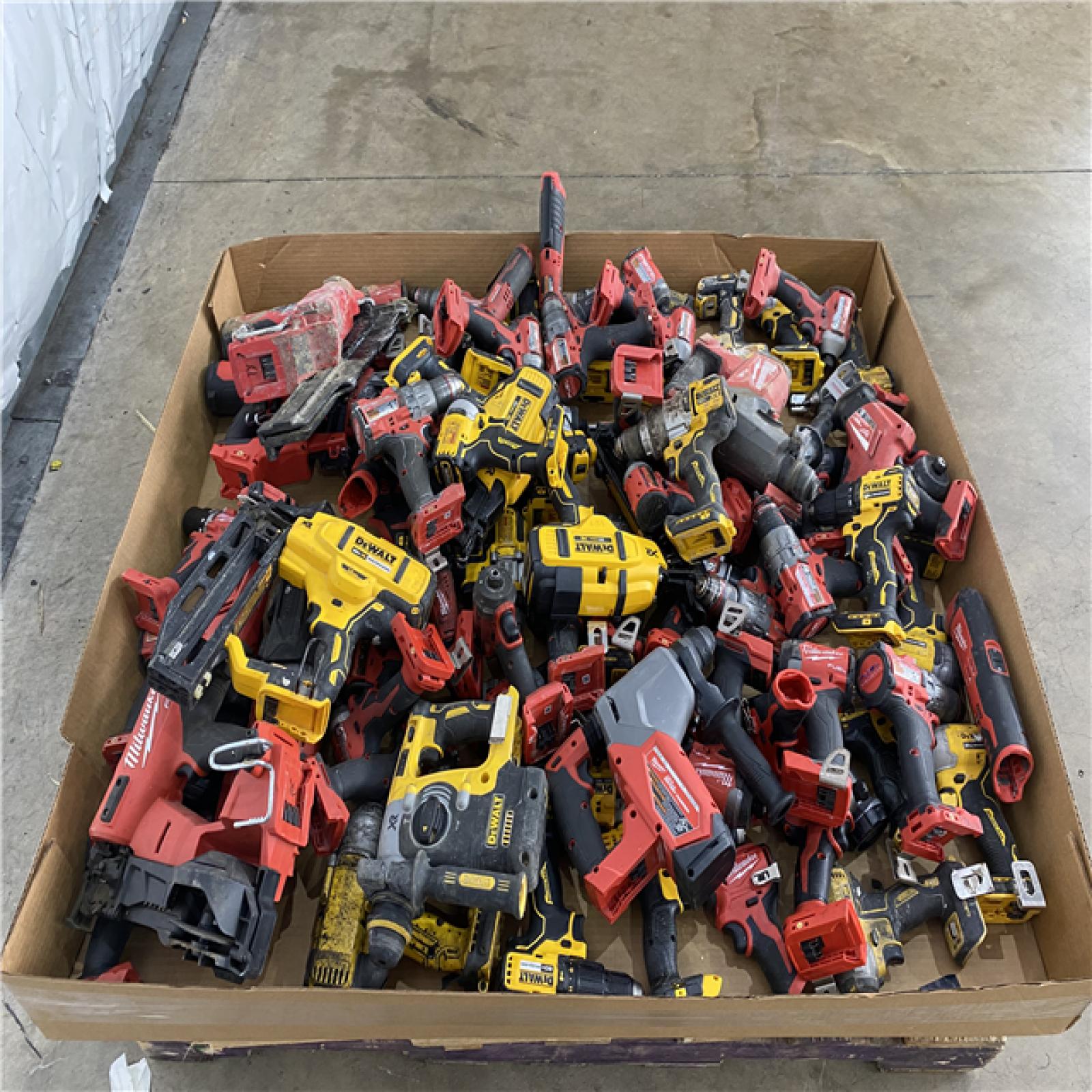 Houston Location AS IS - Tool Pallet