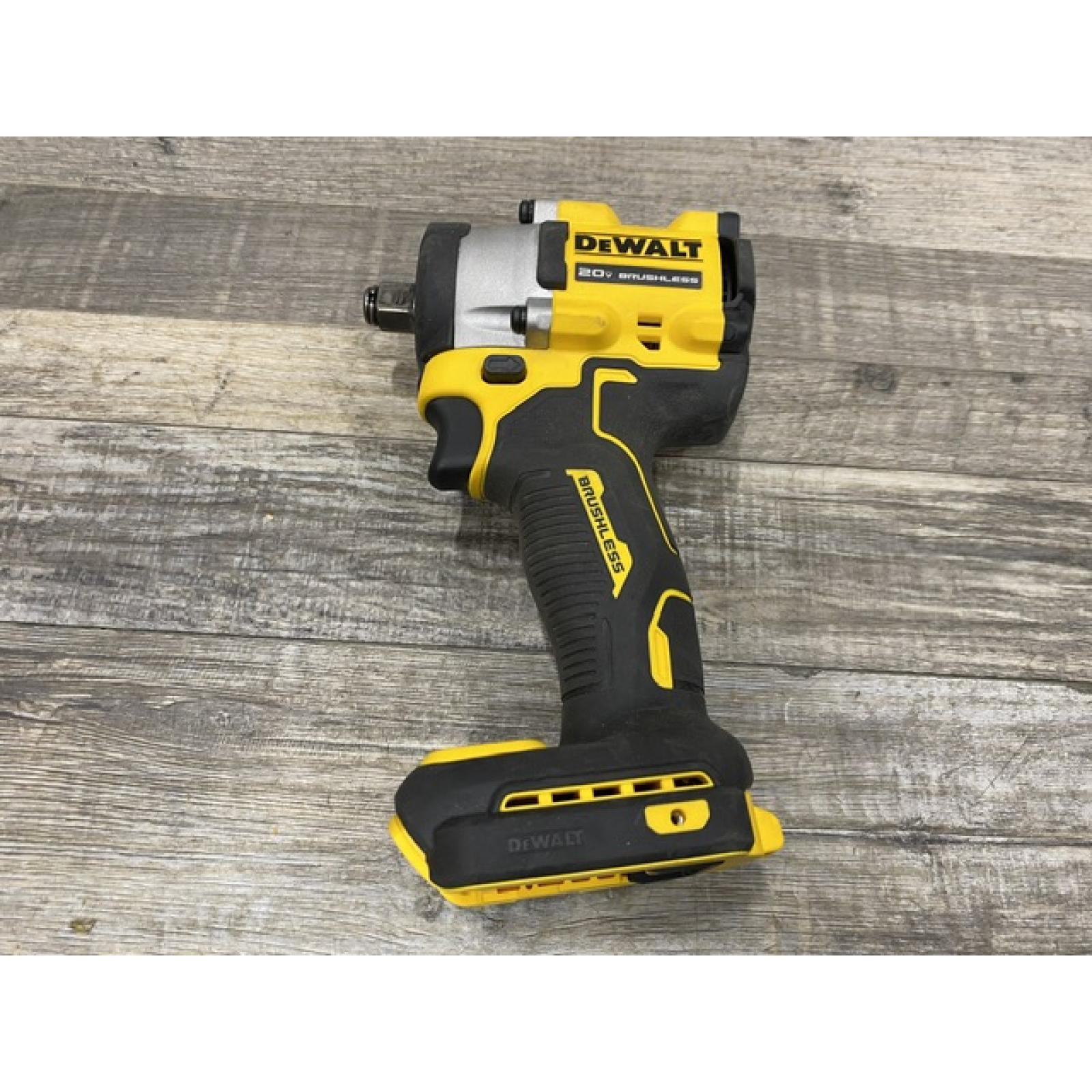 AS-IS DEWALT ATOMIC 20V MAX Lithium-Ion Cordless Brushless 1/2 in. Impact Wrench Kit