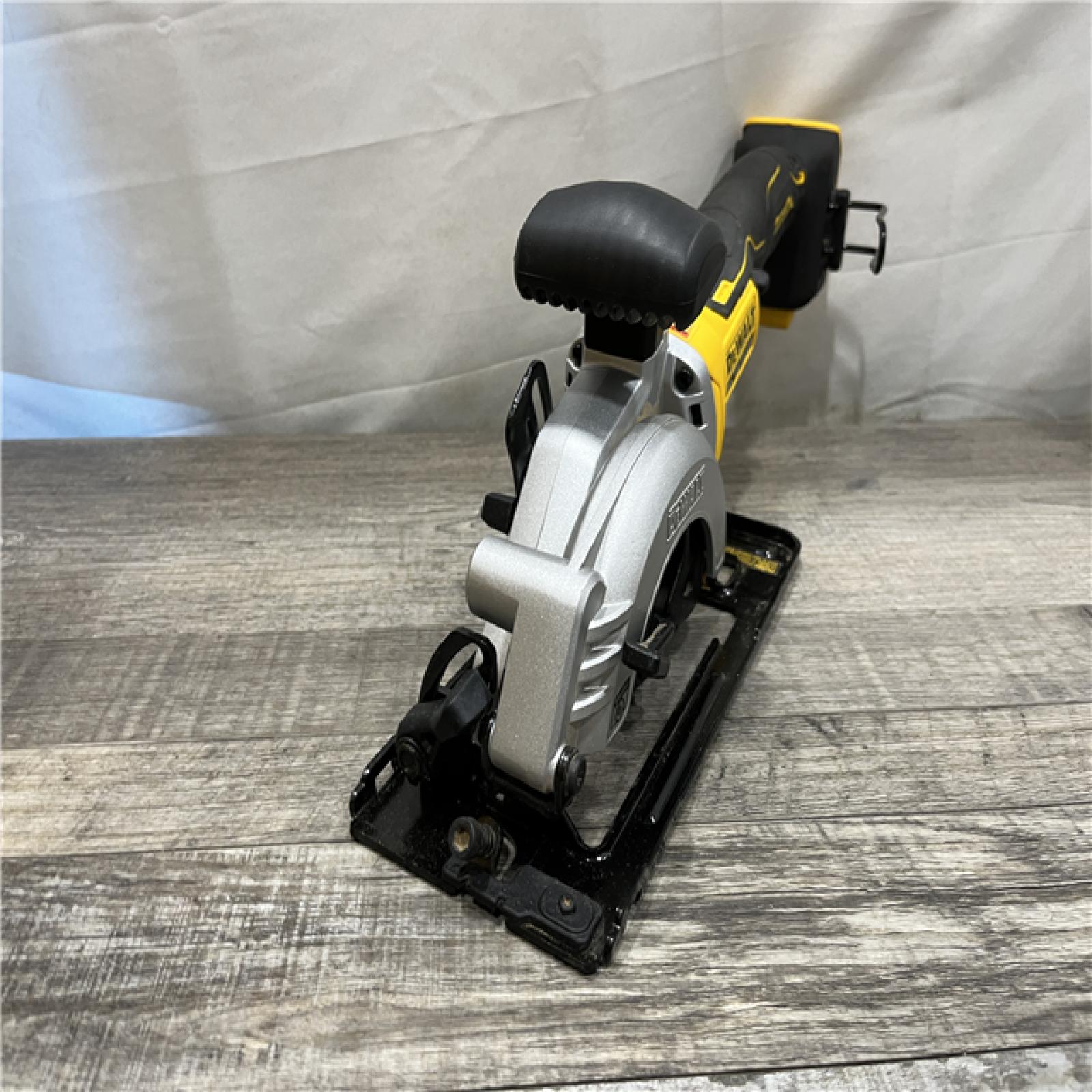 AS-IS DEWALT ATOMIC 20V MAX Cordless Brushless 4-1/2 in. Circular Saw (Tool Only)