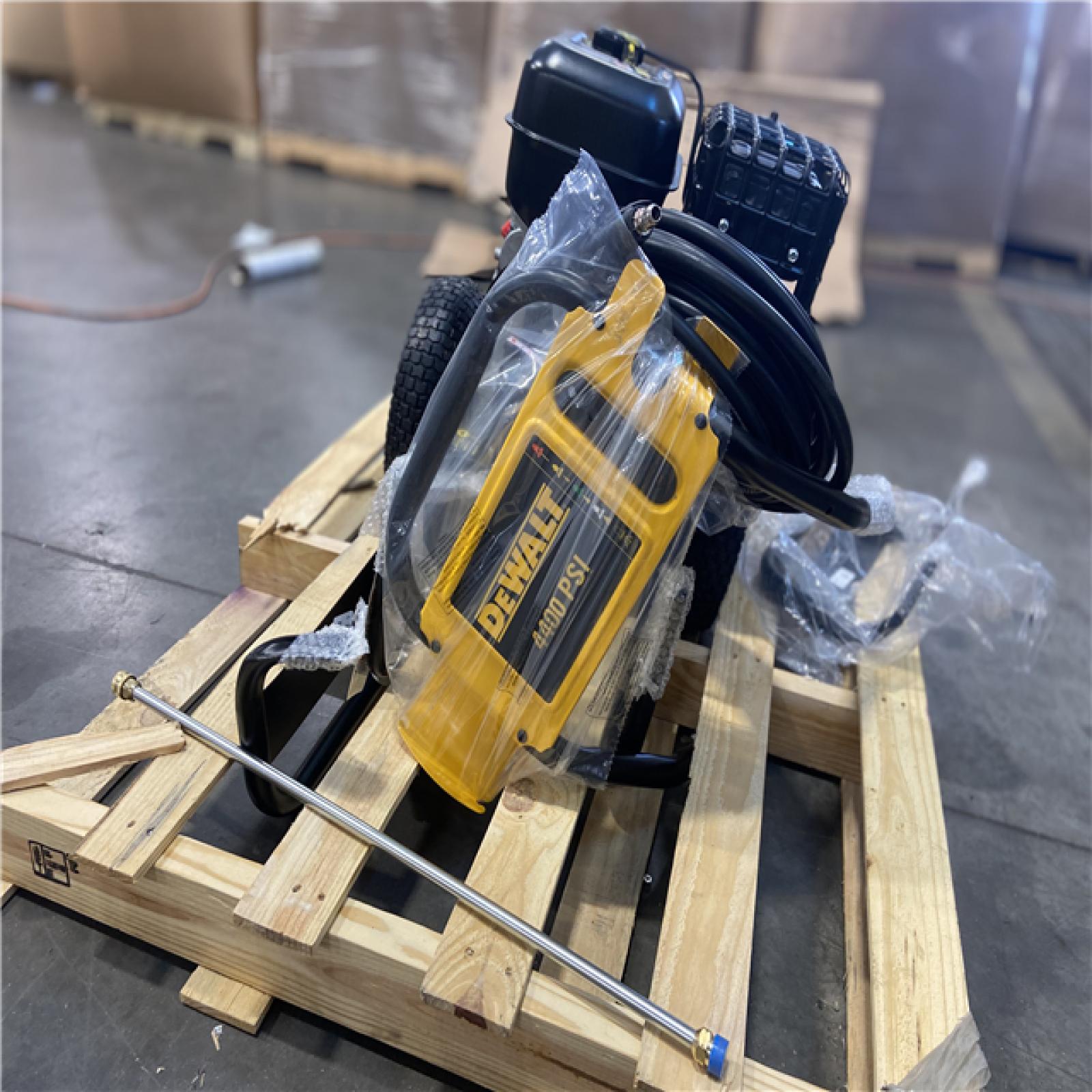 DALLAS LOCATION - DEWALT 4400 PSI 4.0 GPM Cold Water Gas Pressure Washer