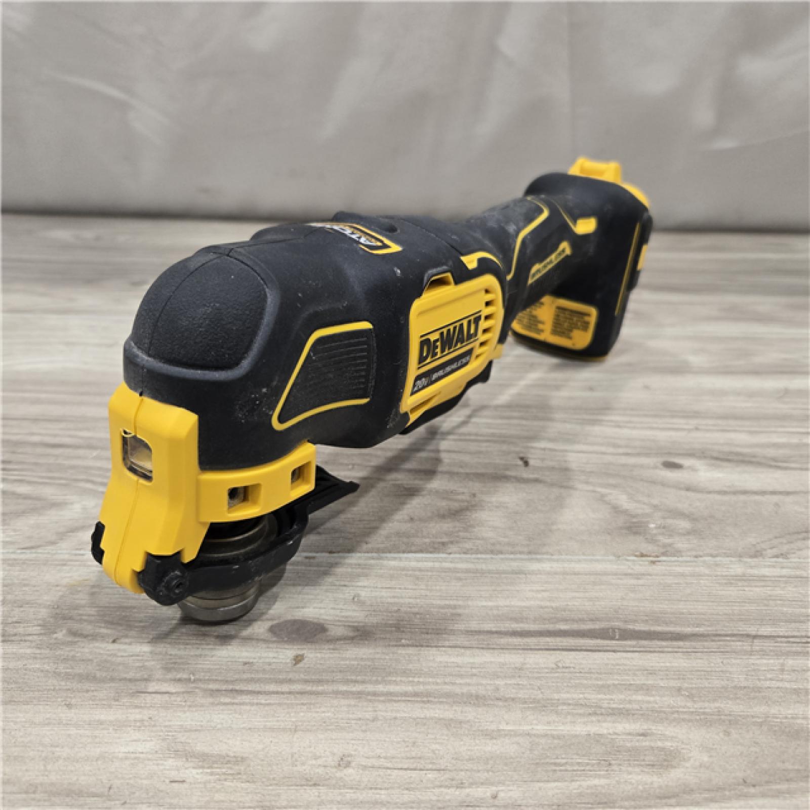 AS-IS DEWALT ATOMIC 20V MAX Cordless Oscillating Multi Tool (Tool Only)