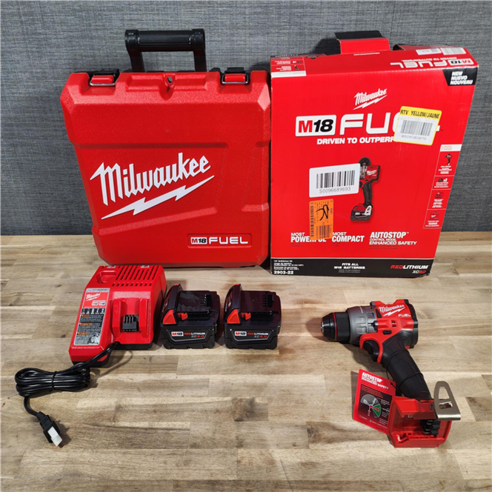 HOUSTON LOCATION - AS-IS (APPEARS LIKE NEW) Milwaukee M18 FUEL Lithium-Ion Brushless Cordless 1/2 Drill/Driver Kit