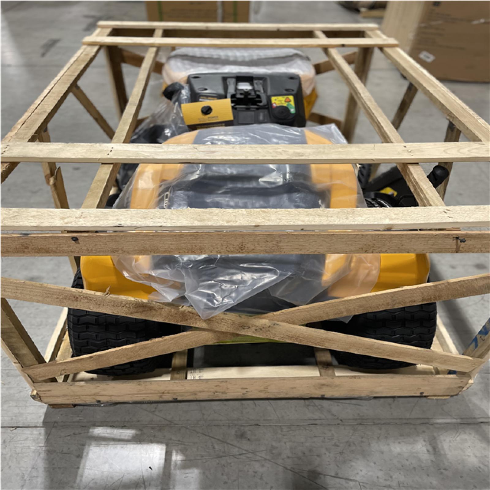 DALLAS LOCATION- CUB CADET XT1 Enduro LT 42 in. 547cc Mower
