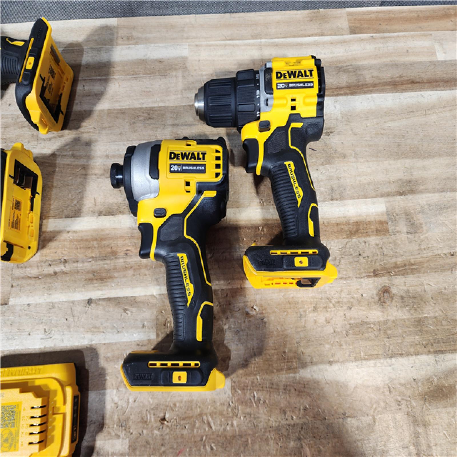 HOUSTON LOCATION - AS - IS DEWALT 2 TOOL COMBO KIT W/ (4) BATTERY & CHARGER