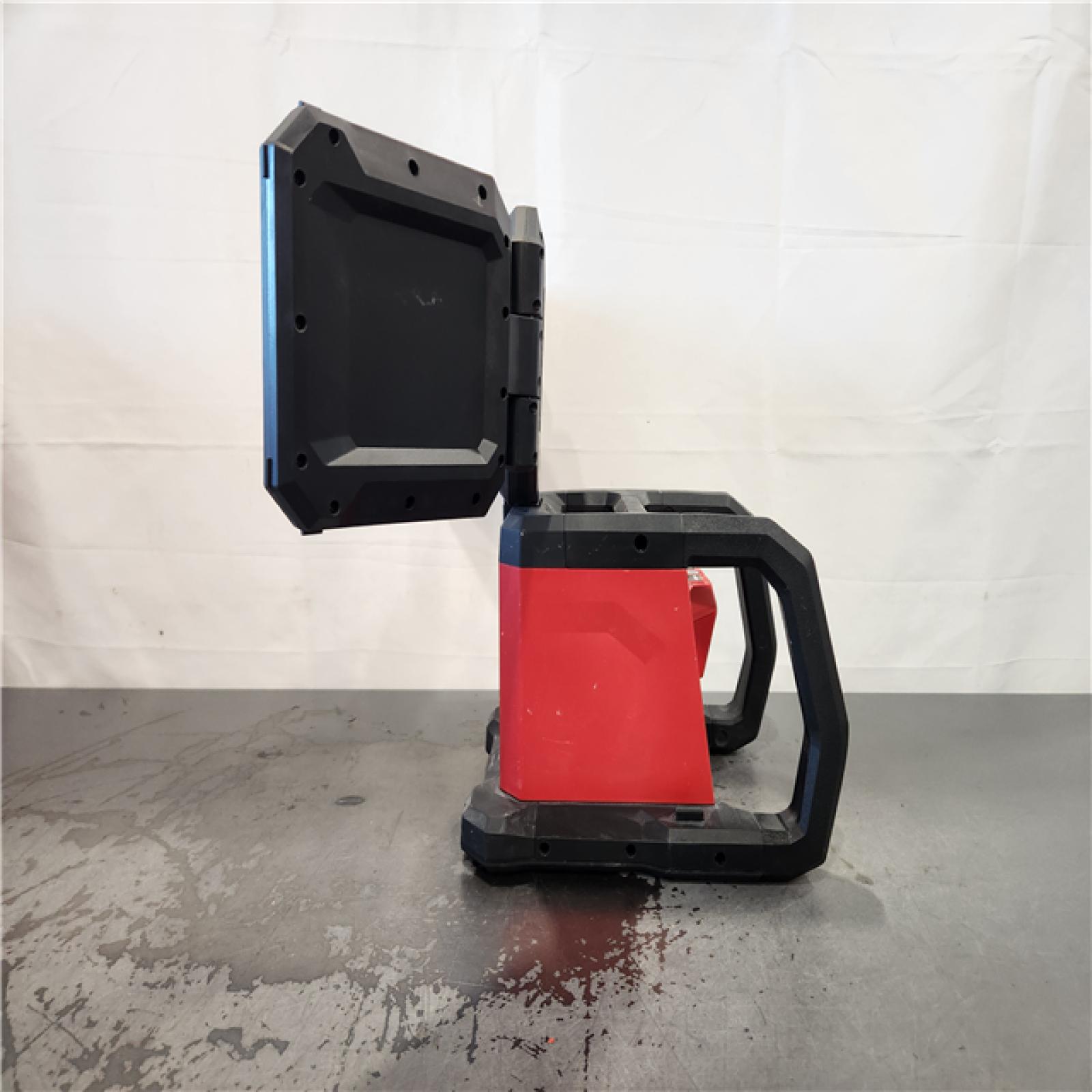 AS-IS- Milwaukee M18 4500 Lm LED Battery Handheld Flood Light